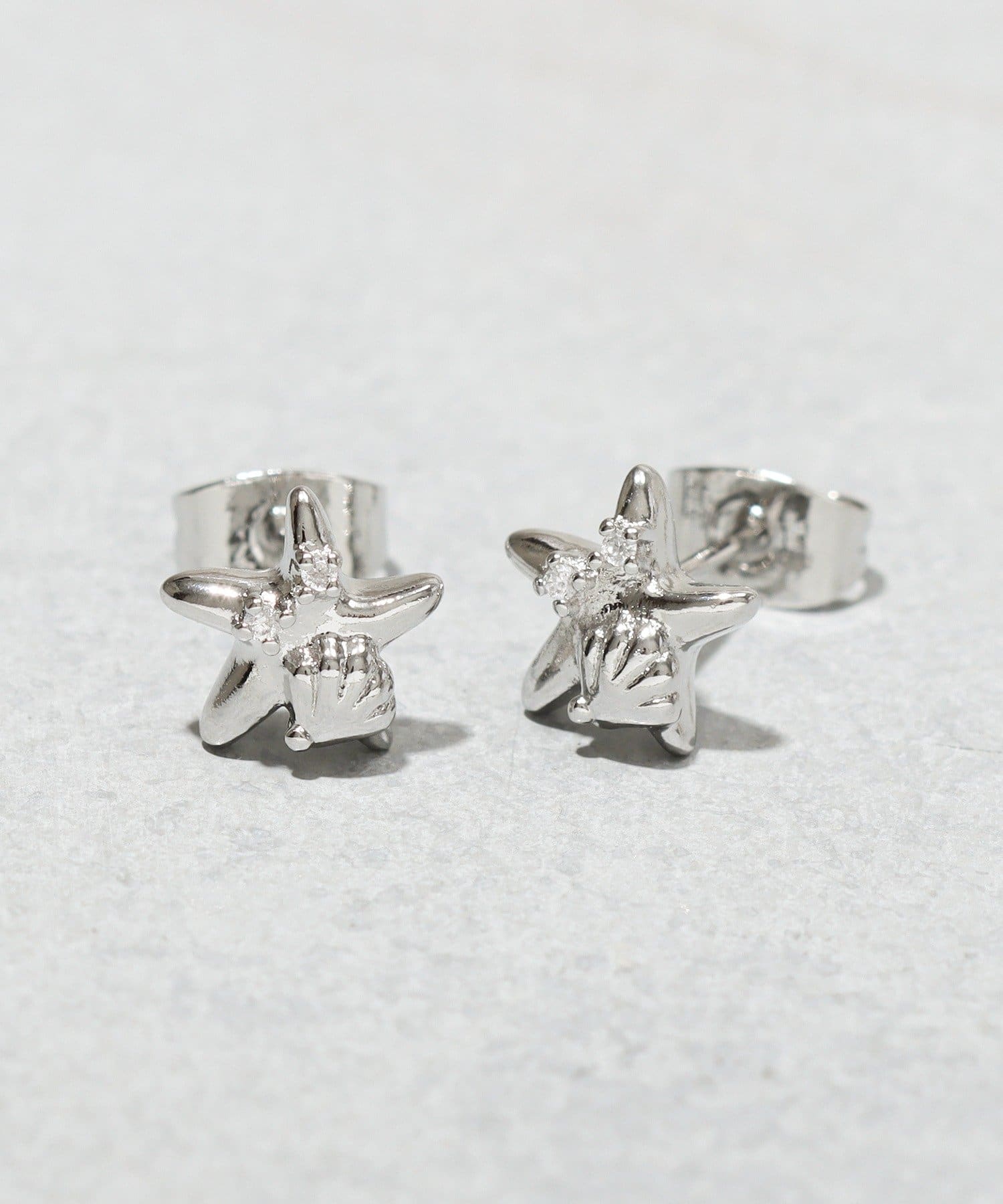 3COINS(スリーコインズ) ミニスターフィッシュピアス