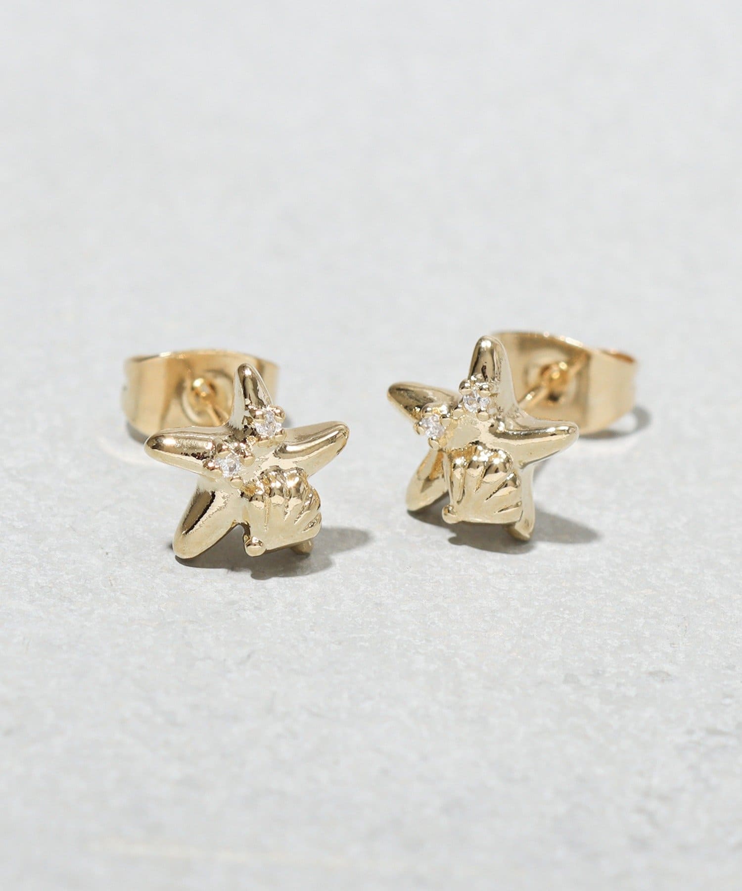 3COINS(スリーコインズ) ミニスターフィッシュピアス