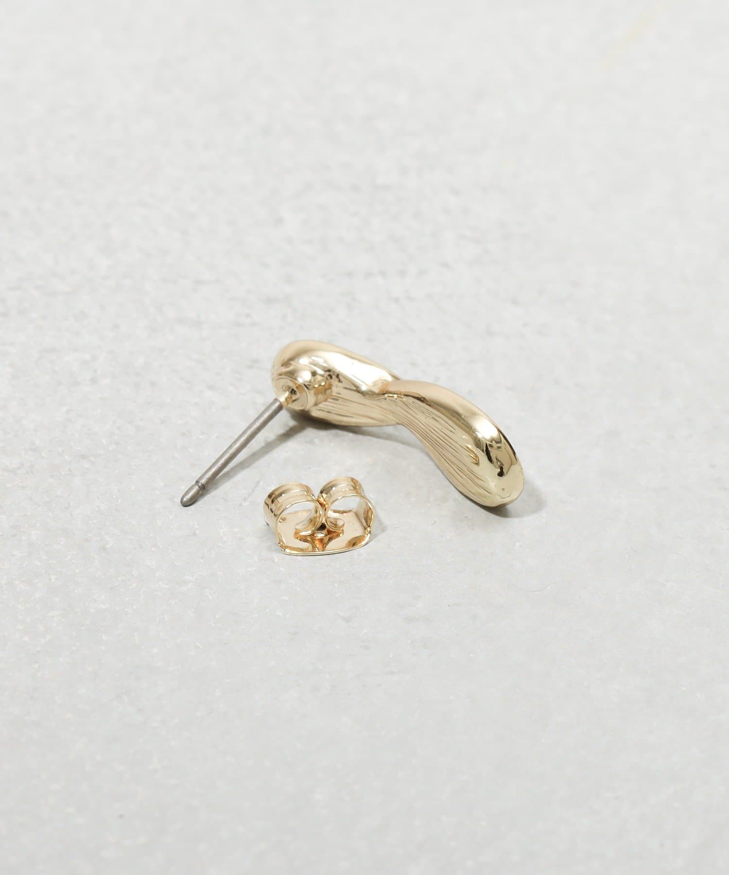 3COINS(スリーコインズ) シェルデザインピアス