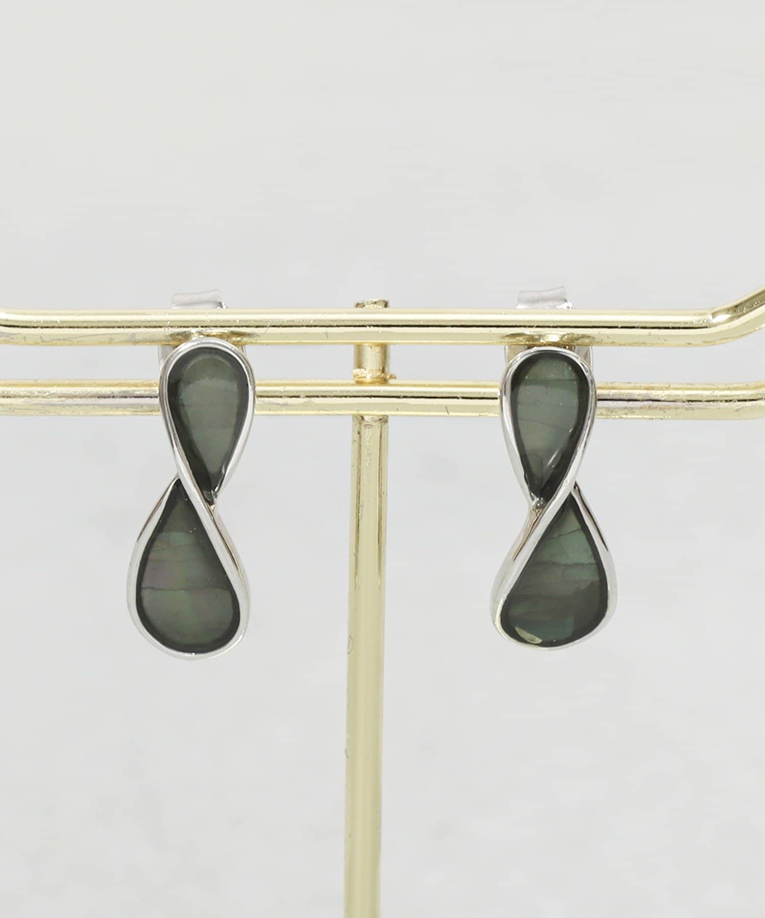 3COINS(スリーコインズ) シェルデザインピアス