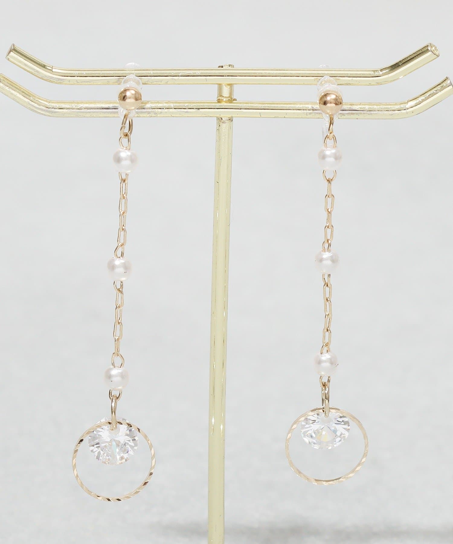 3COINS(スリーコインズ) ロングチェーンラウンド樹脂イヤリング
