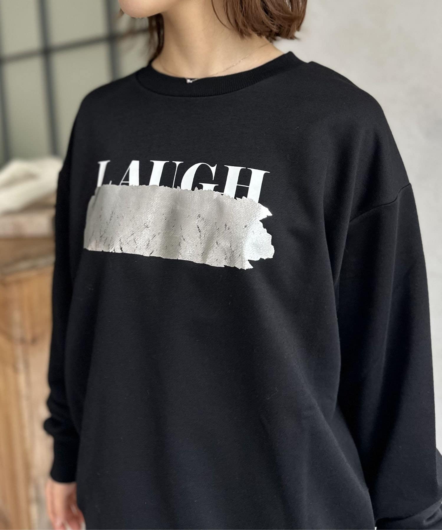 LOCUST(ローカスト) 【WEB限定】裏毛箔ロゴ消スウェット