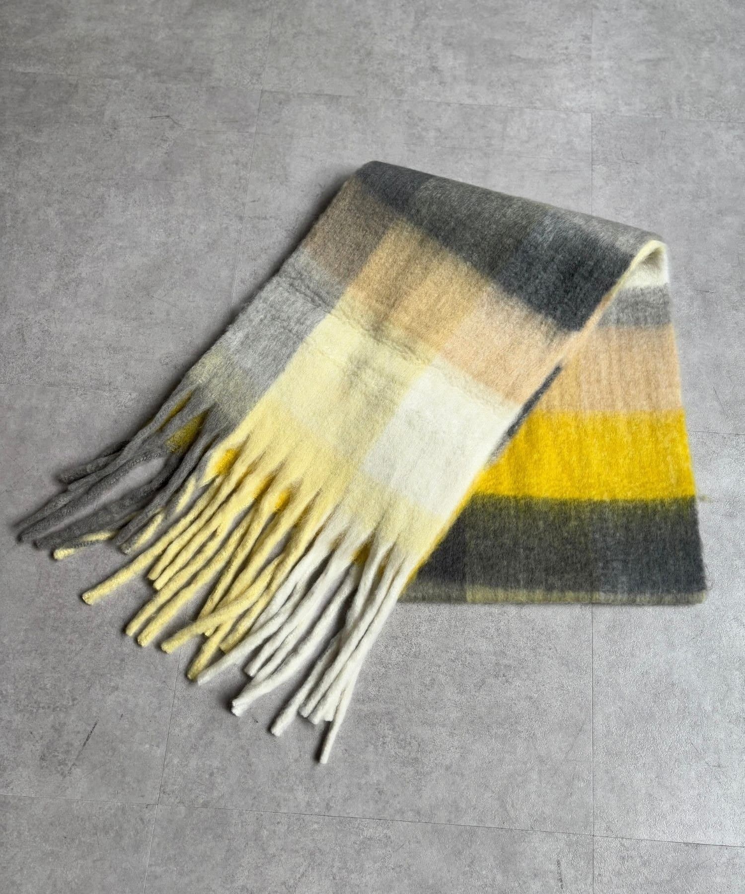 LOCUST(ローカスト) 【コーデのワンポイントに！】チェックマフラー