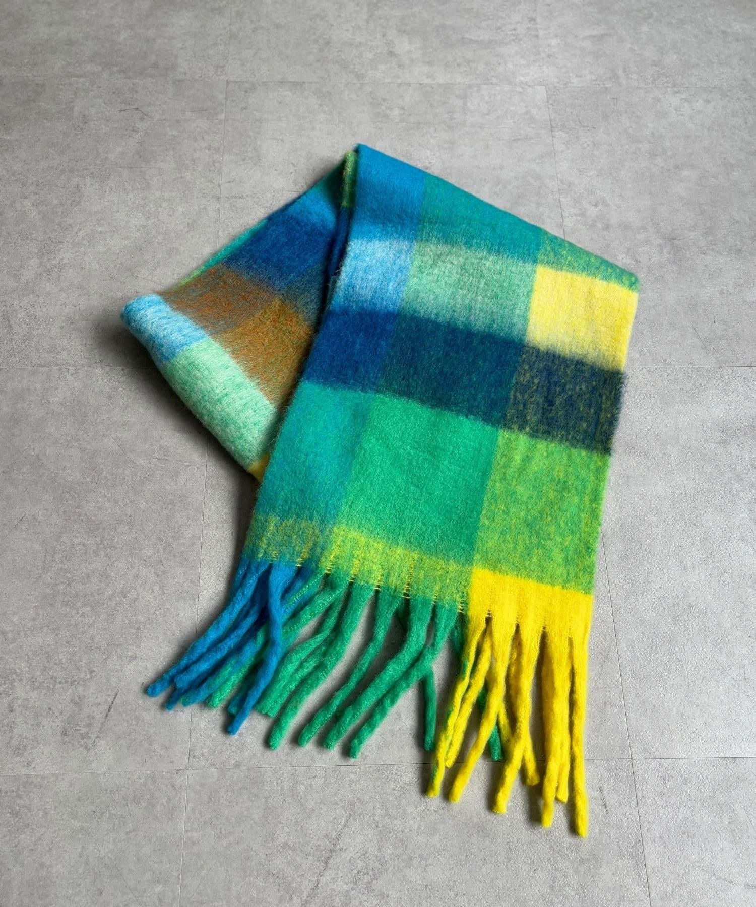 LOCUST(ローカスト) 【コーデのワンポイントに！】チェックマフラー