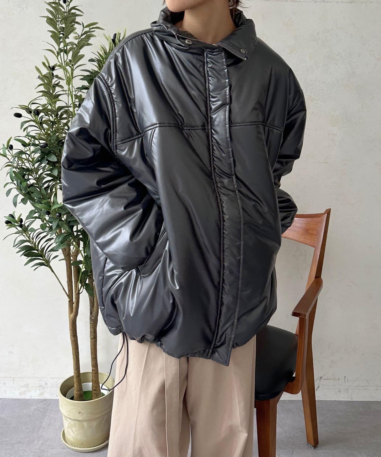 肩こりの心配0】シャイニーナイロン中綿スタンドミドルジャケット