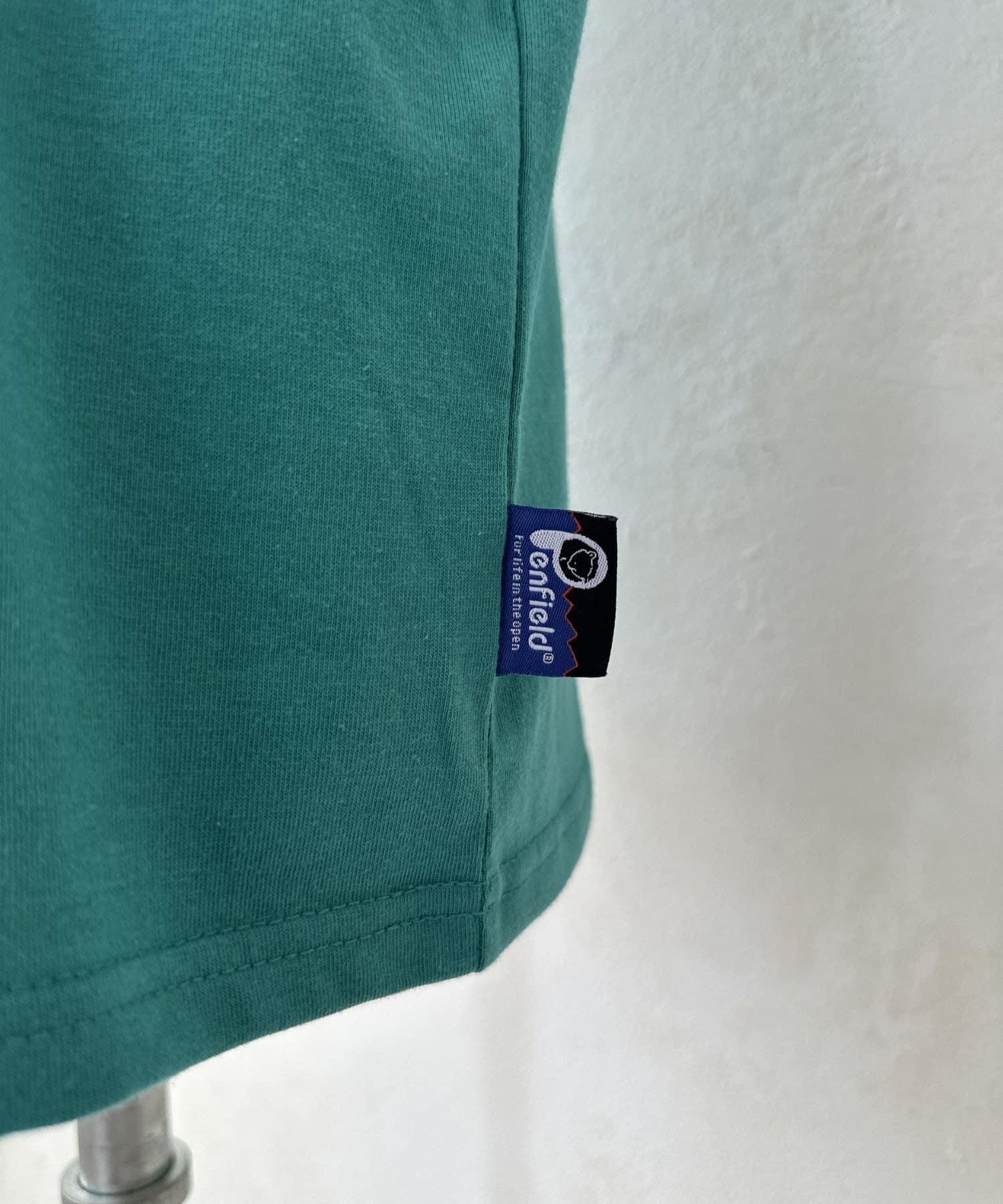 LOCUST(ローカスト) 【ユニセックス】【PENFIELD】 防蚊スクエアロゴT