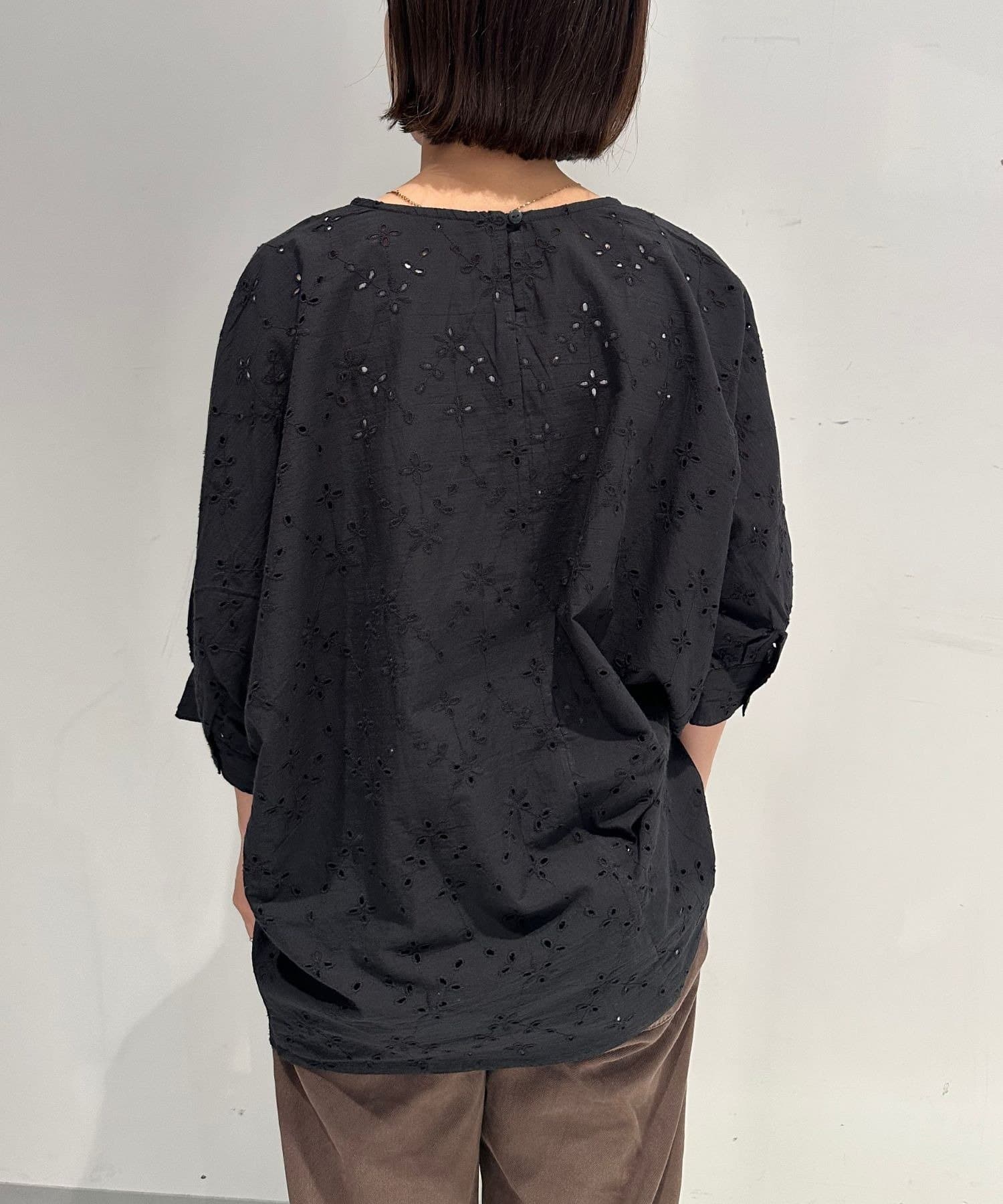 LOCUST(ローカスト) レース刺繍ドルマンブラウス