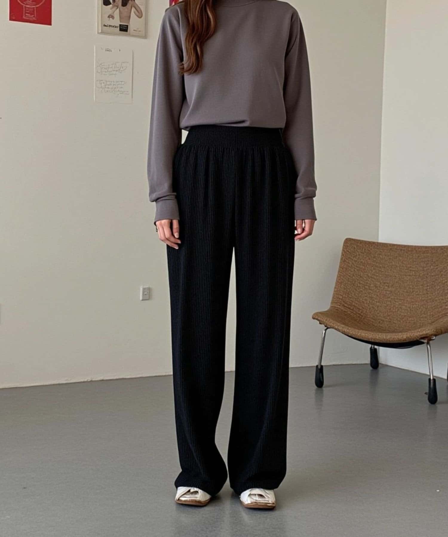 **スタイルアップも自由自在！ カットオフストレートパンツ**「あれ？今日なんだかスタイル良くない？」って褒められちゃうかも？！ストンと落ちるシルエットが美しい、大人の女性のためのストレートパンツが登