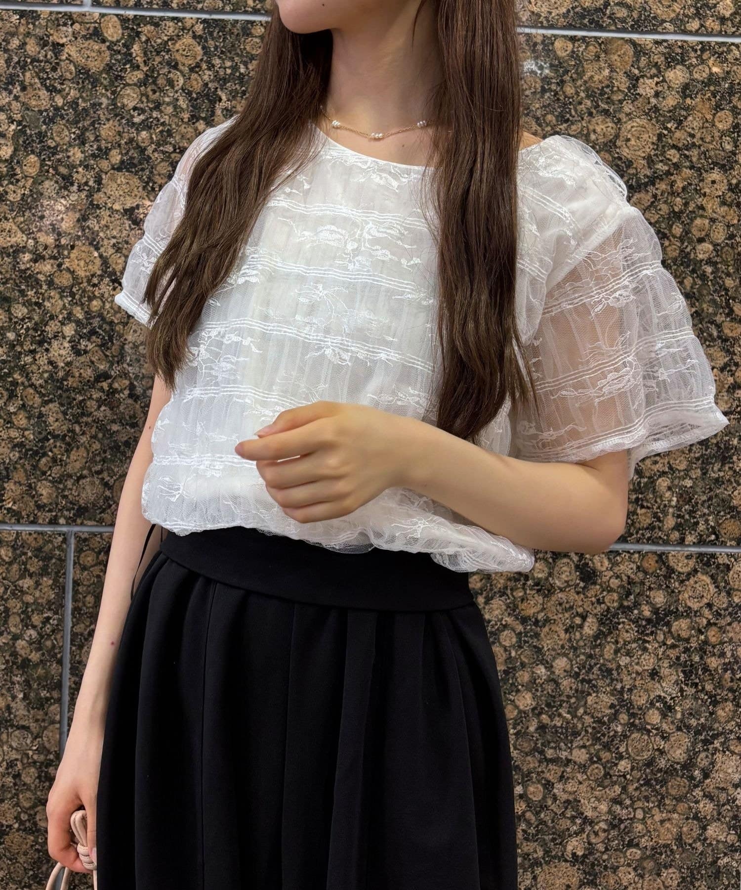 LOCUST(ローカスト) 花柄シャーリングレースTシャツ