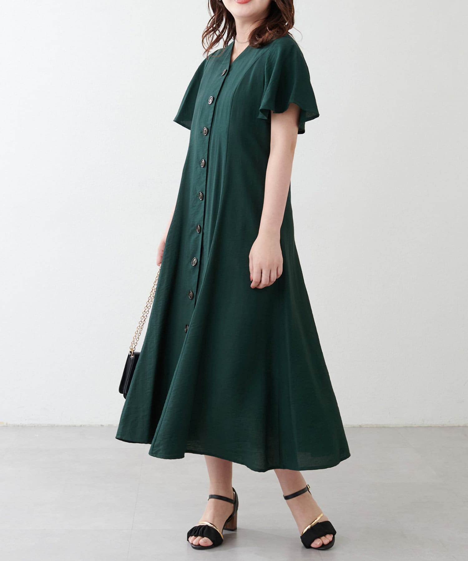 NICE CLAUP / OLIVE des OLIVE OUTLET(ナイスクラップ  / オリーブ デ オリーブ アウトレット) 【natural couture】＜ａｋｏ＞釦開きフレアスリーブワンピース