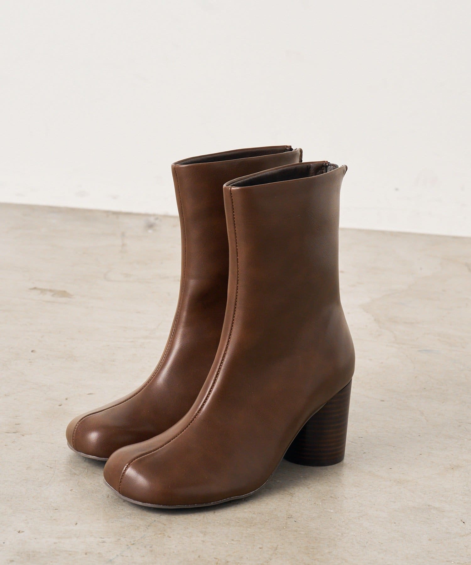 LOUNGEDRESS GALENA/ガレナ　レザースクエアブーツ　羊革　美品 LOUNGEDRESS（ラウンジドレス）の「【GALENA/ガレナ】レザー