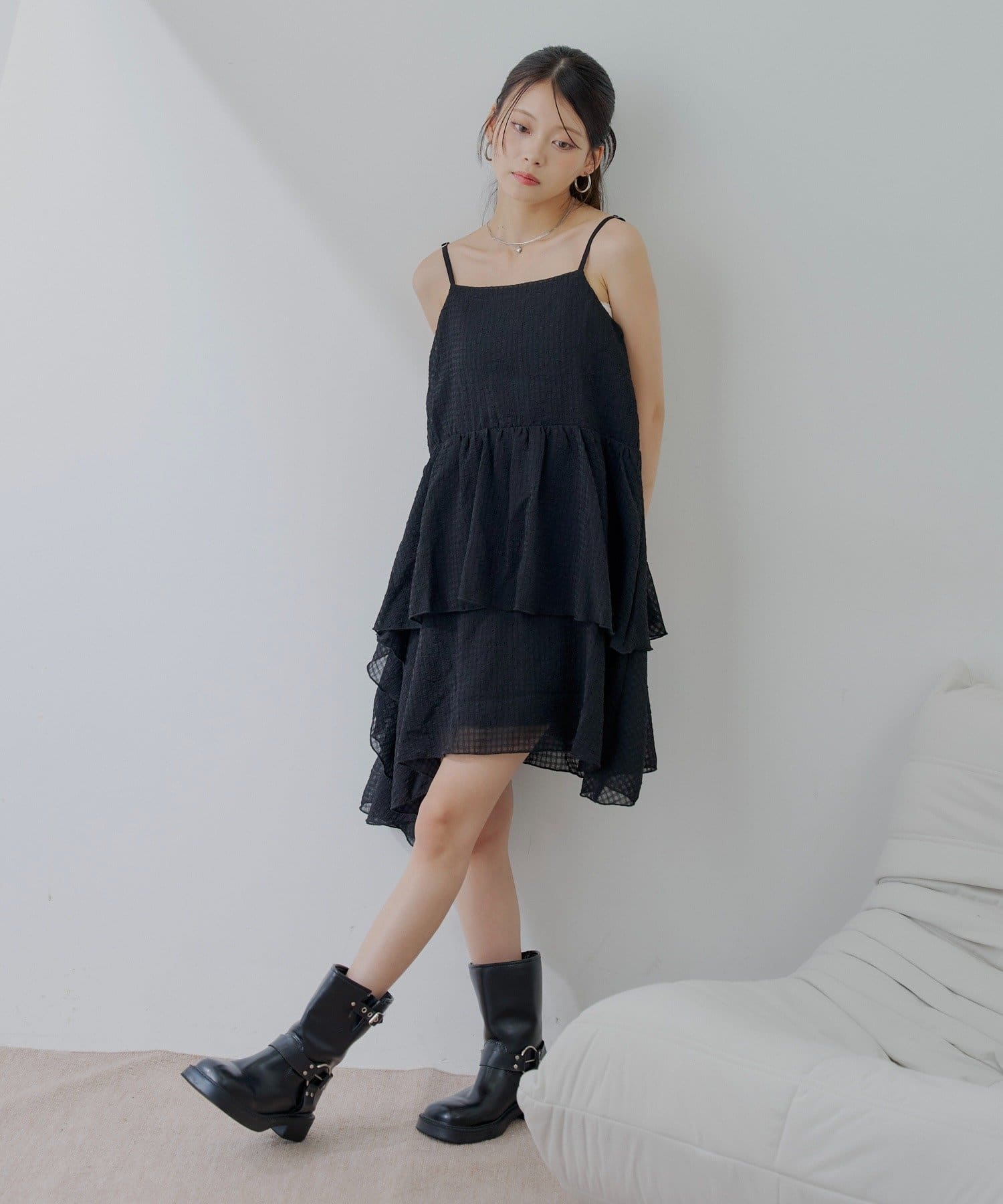 Chico(チコ) ティアードサイドドロップフリルミニワンピース