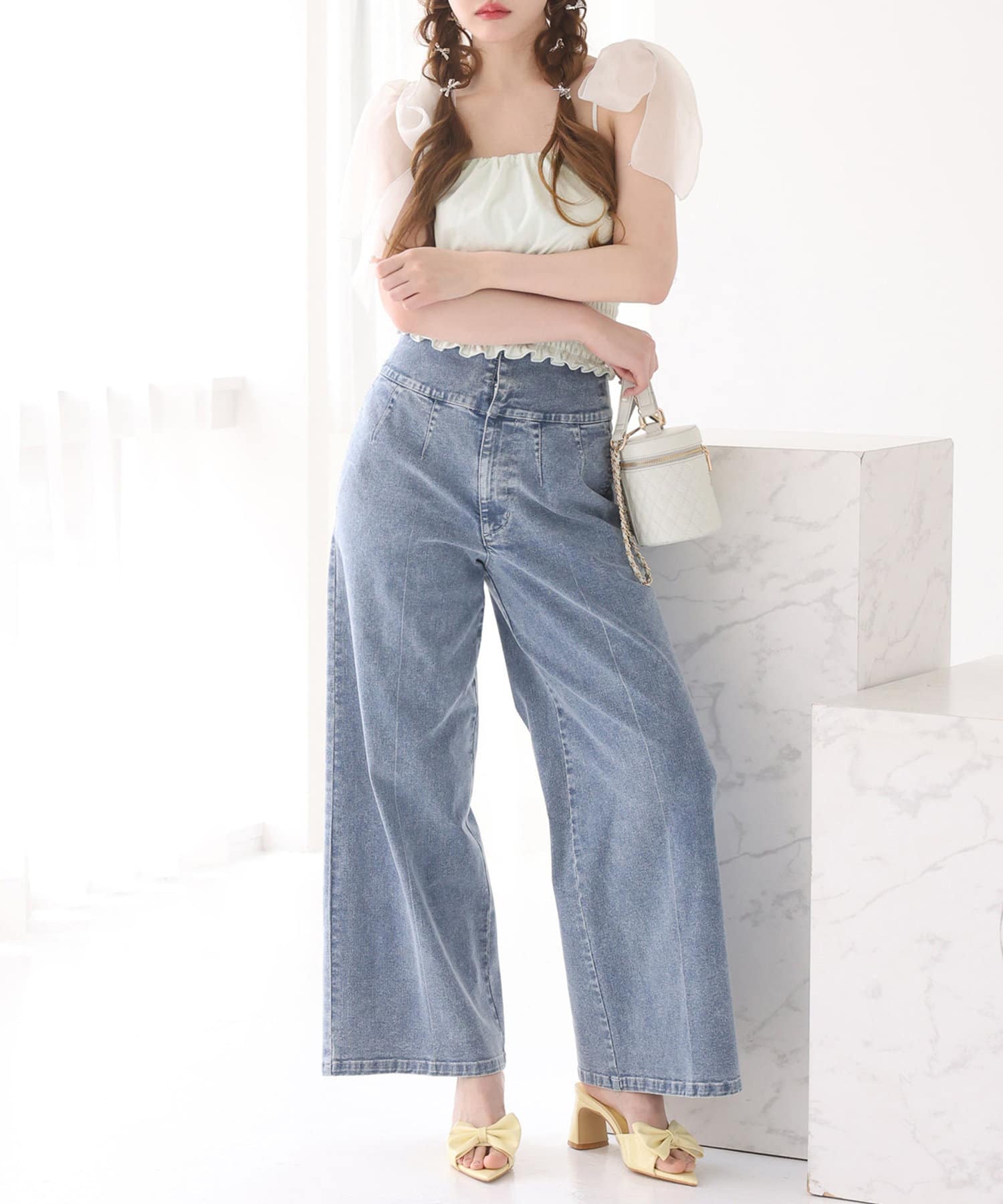 ~NICECLAUP 2025SS Early SummerCollection~脚長効果抜群のハイウエストワイドデニムが登場！ウエスト位置を高く見せるデザインで、すっきりとしたシルエットを実現。ワイ