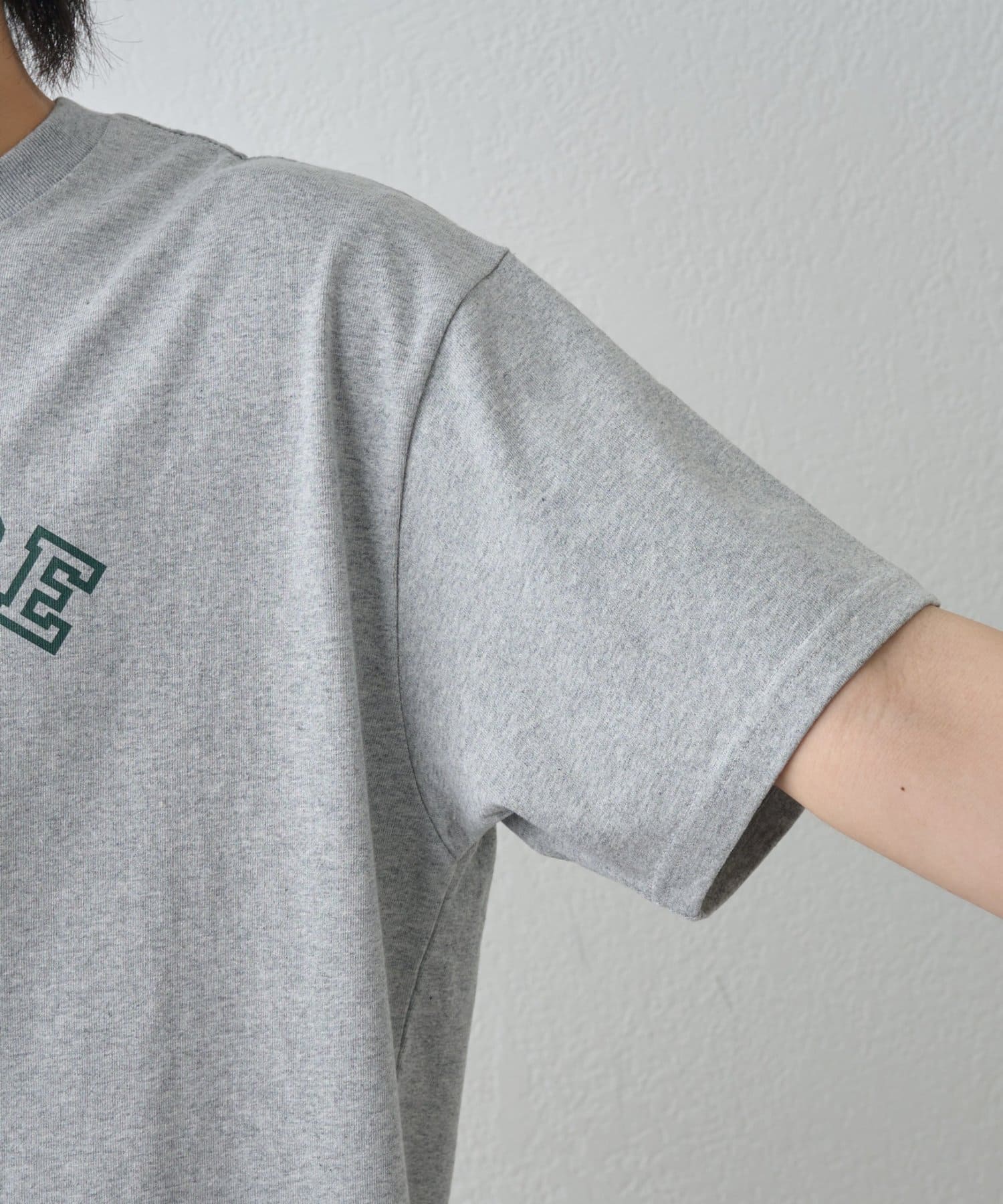 COLONY 2139(コロニー トゥーワンスリーナイン) カレッジプリントTEE