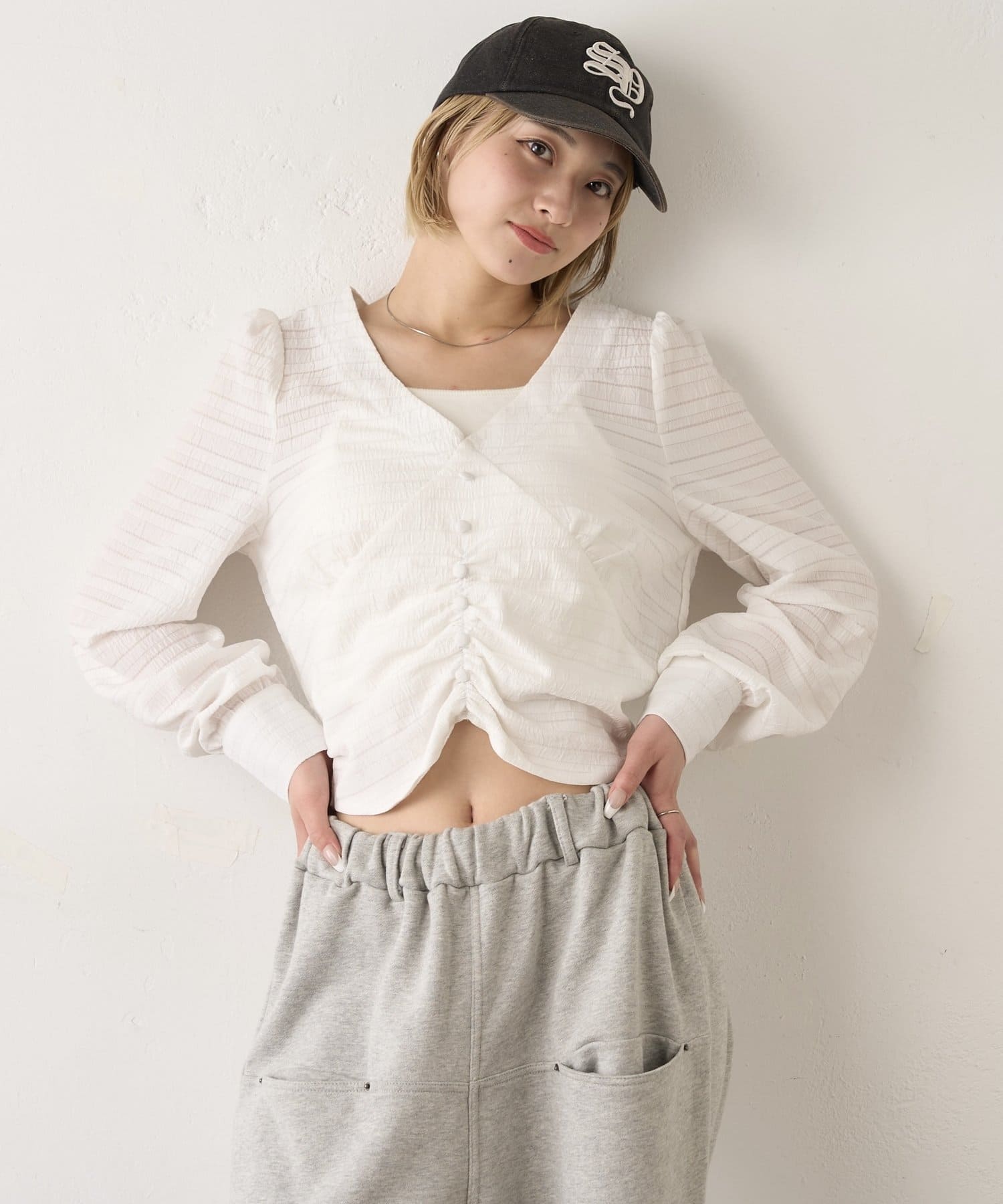 OUTLET(アウトレット) 【WHO'S WHO gallery】前後2WAY  Vネックブラウス