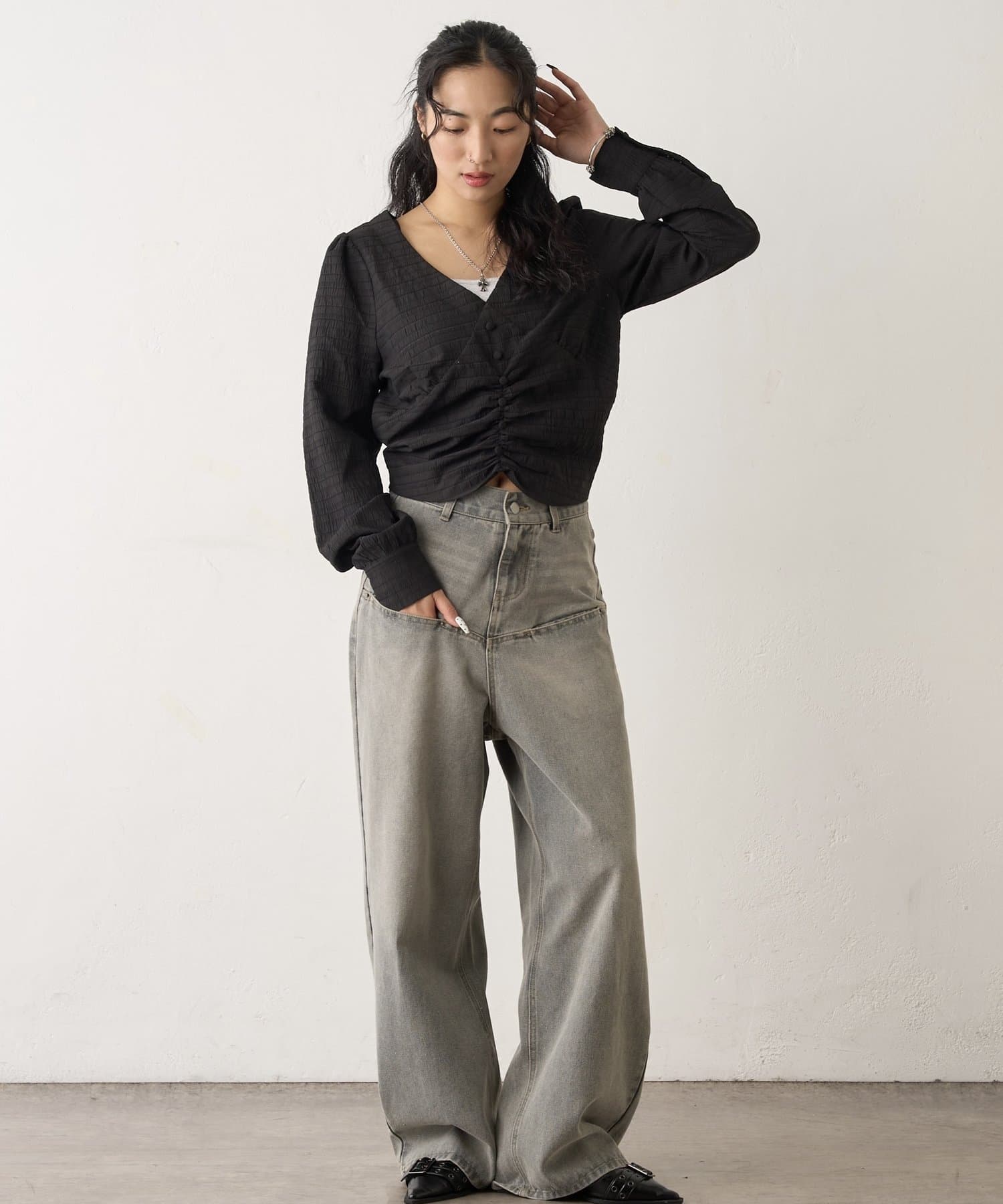 OUTLET(アウトレット) 【WHO'S WHO gallery】前後2WAY  Vネックブラウス