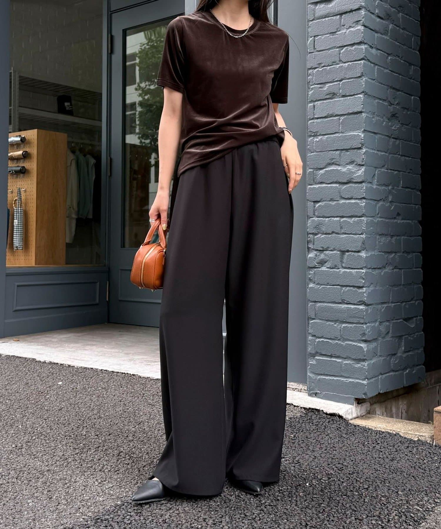 ◇fredy emue◇【2025 SS】シンプルなのに洗練された印象を与えてくれるイージーパンツ●point・シンプルで無駄のないデザインが、どんなスタイルにもマッチするイージーパンツです・キレイ見