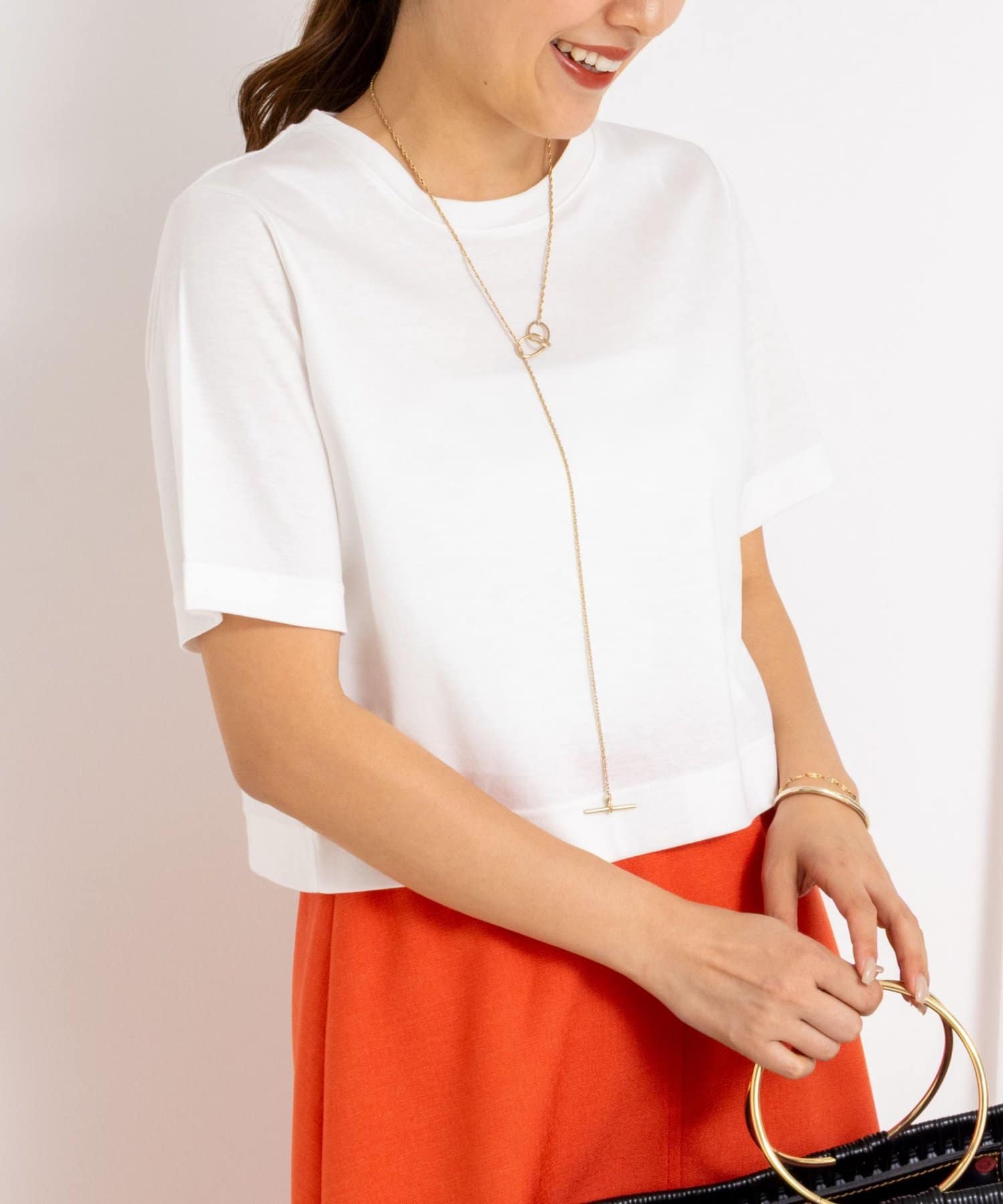 ◇25SS◇NOLLEY'S sophi◆Point・しなやかな風合いと光沢が特徴のスムース素材を使用したショート丈Tシャツ・汗染みが目立ちにくいナノシア加工と、接触冷感効果のある機能性素材