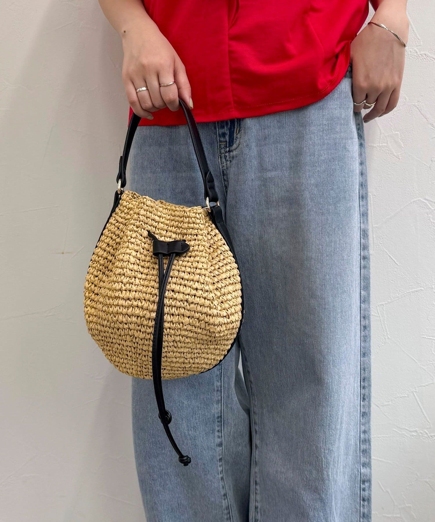 Parfois｜ラフィア調 巾着バッグ 軽量＆上品 ショルダー 2way PPラフィア巾着2WAYショルダーバッグ | FREDY & GLOSTER