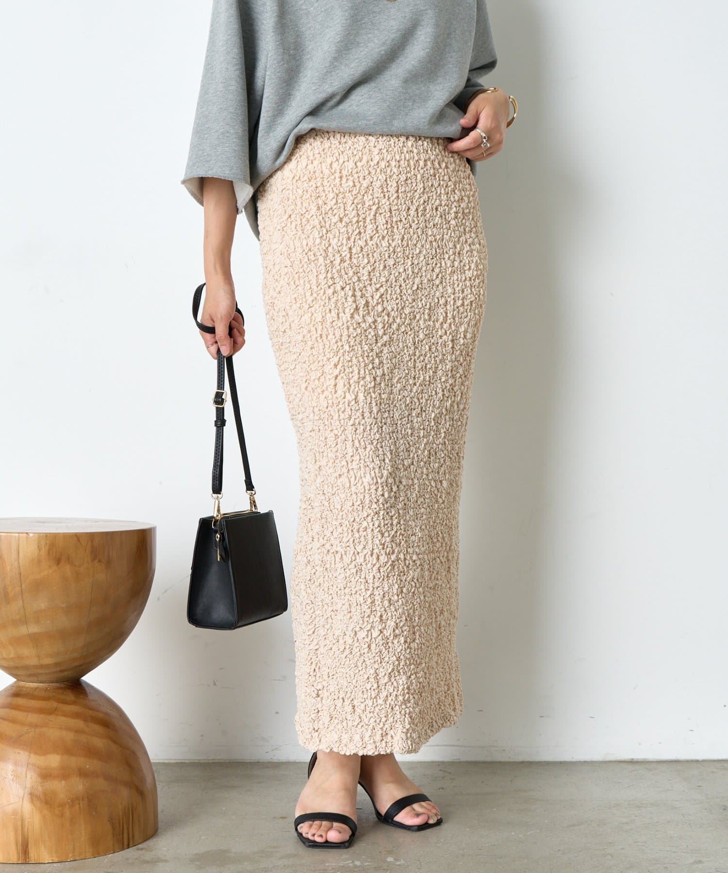 Jena　espace merveilleux(ジェナ　エスパスメルヴェイユ) シャーリング刺繍Iラインスカート