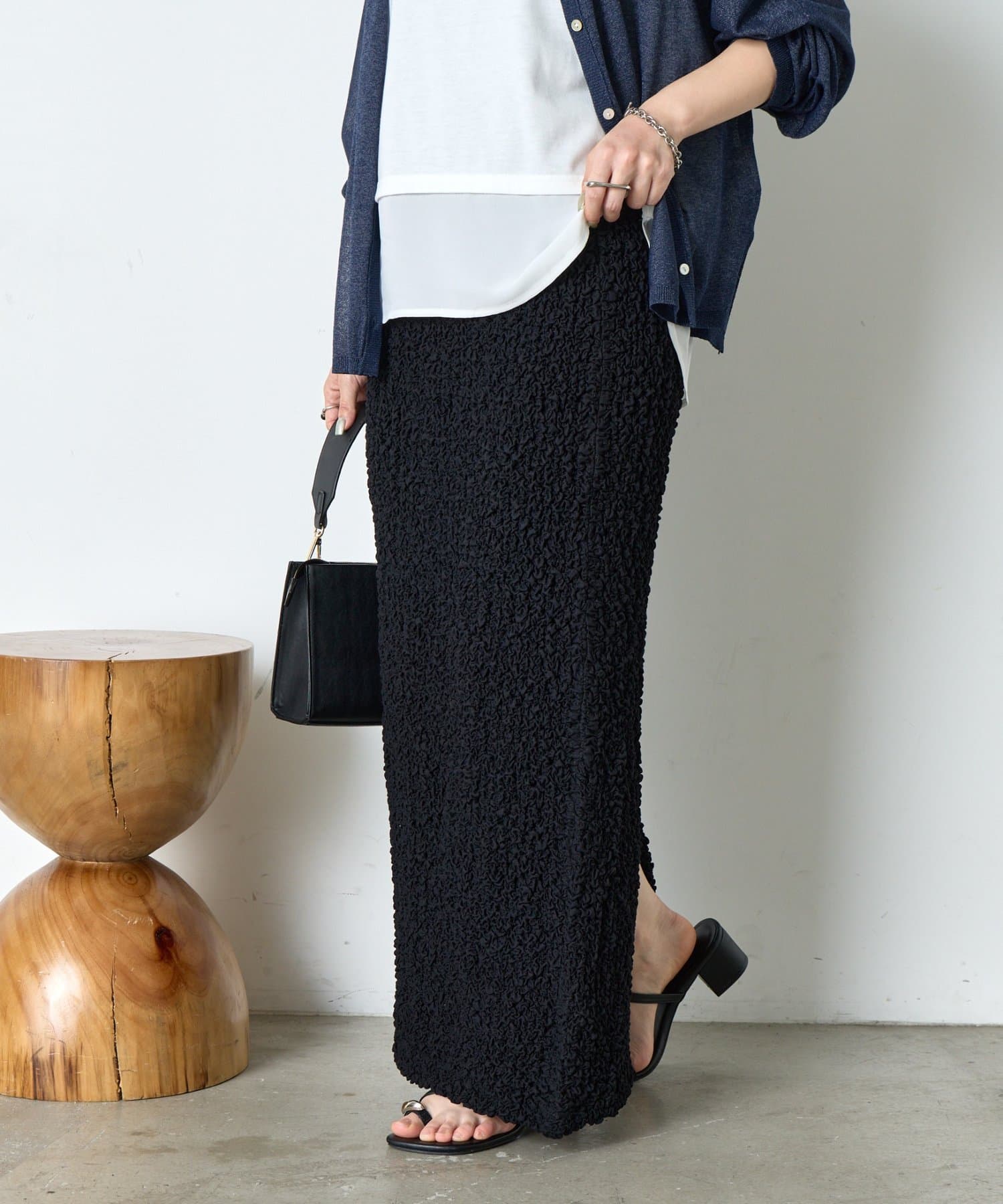 Jena　espace merveilleux(ジェナ　エスパスメルヴェイユ) シャーリング刺繍Iラインスカート