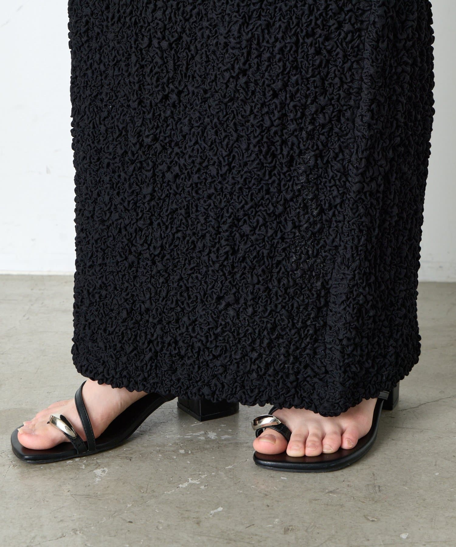 Jena　espace merveilleux(ジェナ　エスパスメルヴェイユ) シャーリング刺繍Iラインスカート