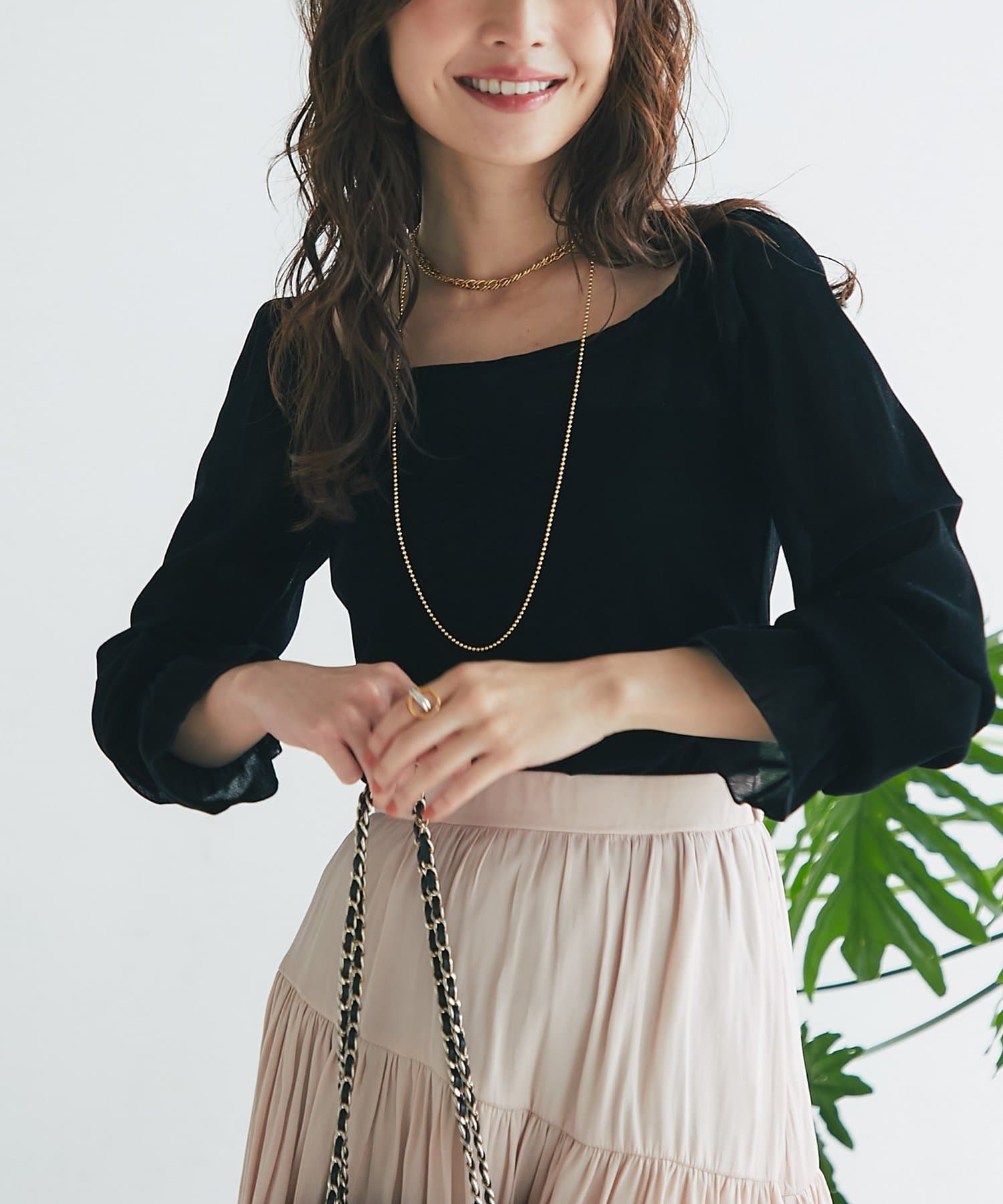 La boutique BonBon(ラブティックボンボン) 【KAZUMI監修カラーあり】フロッキーチュールスクエアネックカットソー