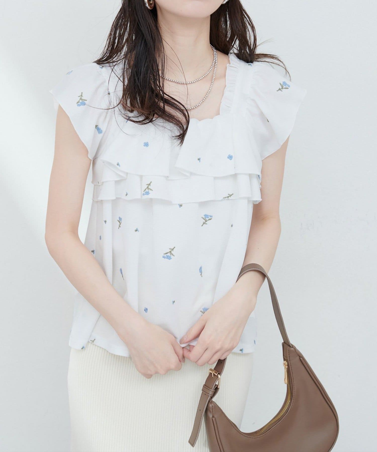 NICE CLAUP / OLIVE des OLIVE OUTLET(ナイスクラップ  / オリーブ デ オリーブ アウトレット) 【natural couture】フラワー刺繍フリルショルダーキャミ