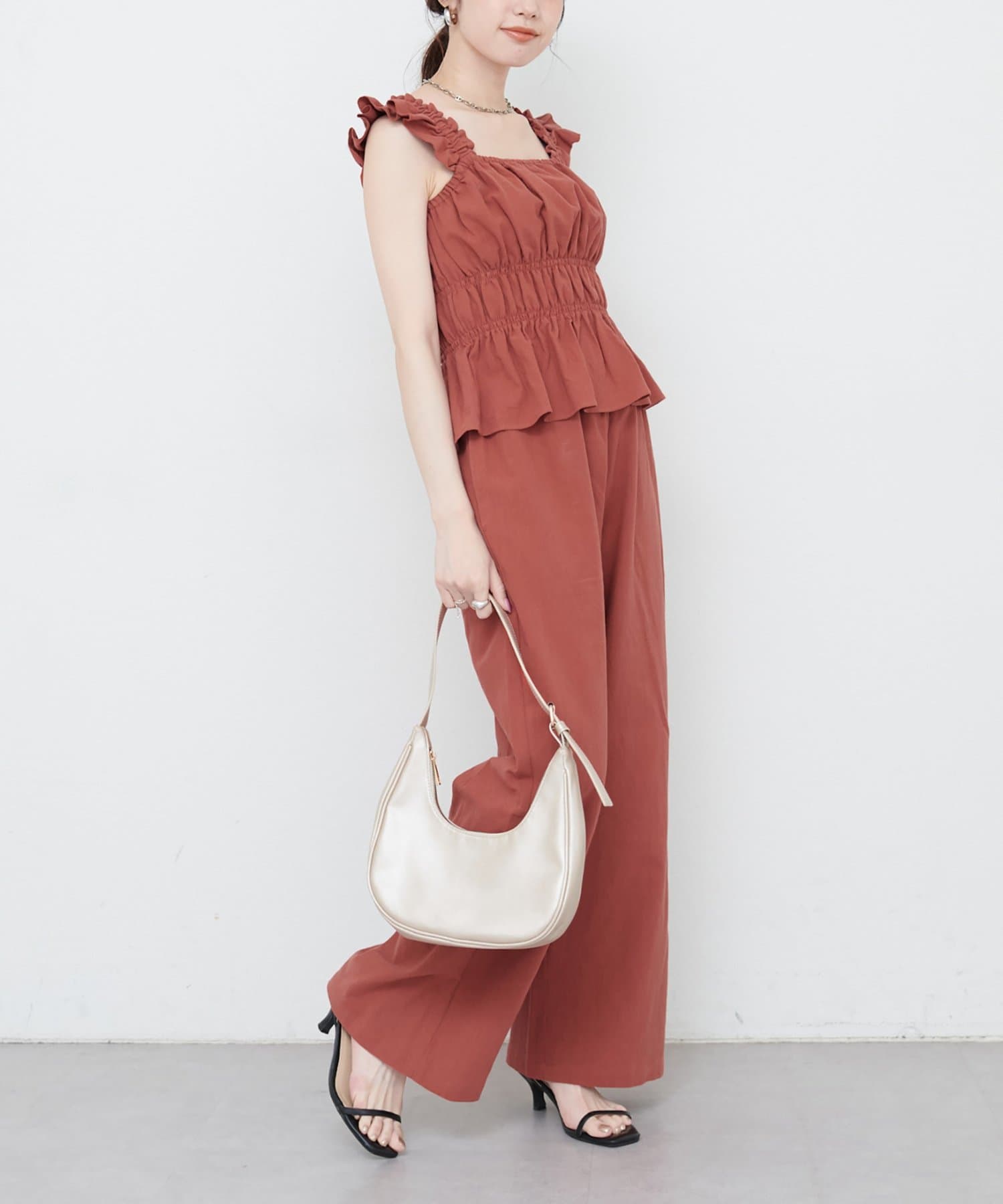 natural couture(ナチュラルクチュール) 【WEB限定】シャーリングキャミパンツセット