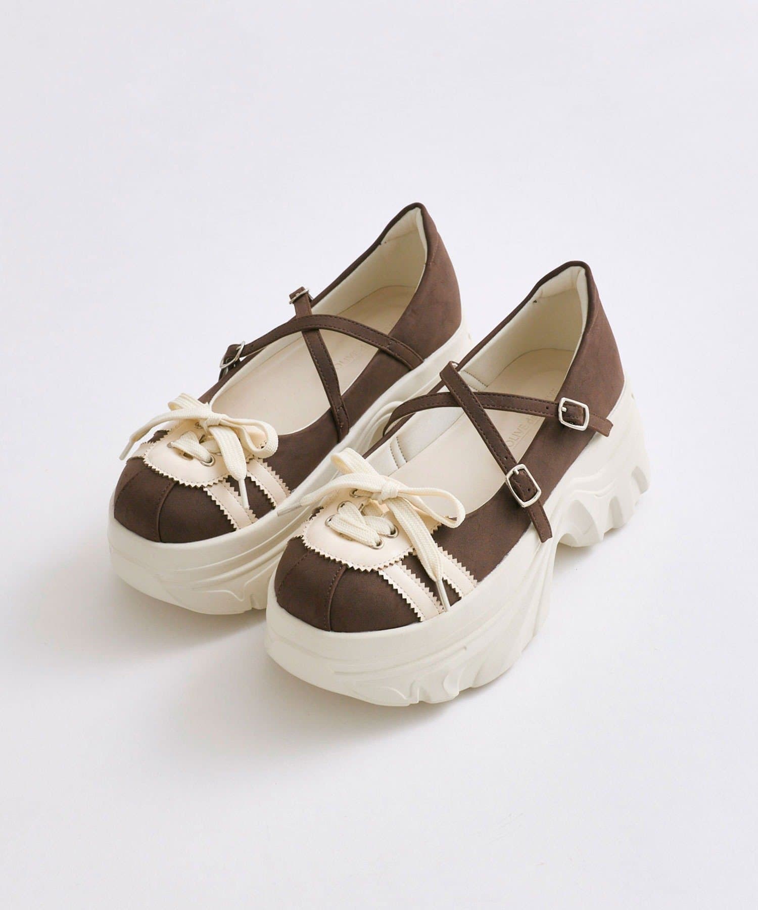 OLIVE des OLIVE(オリーブ デ オリーブ) 【SNSでバズり中】スニーカー風バレーシューズ