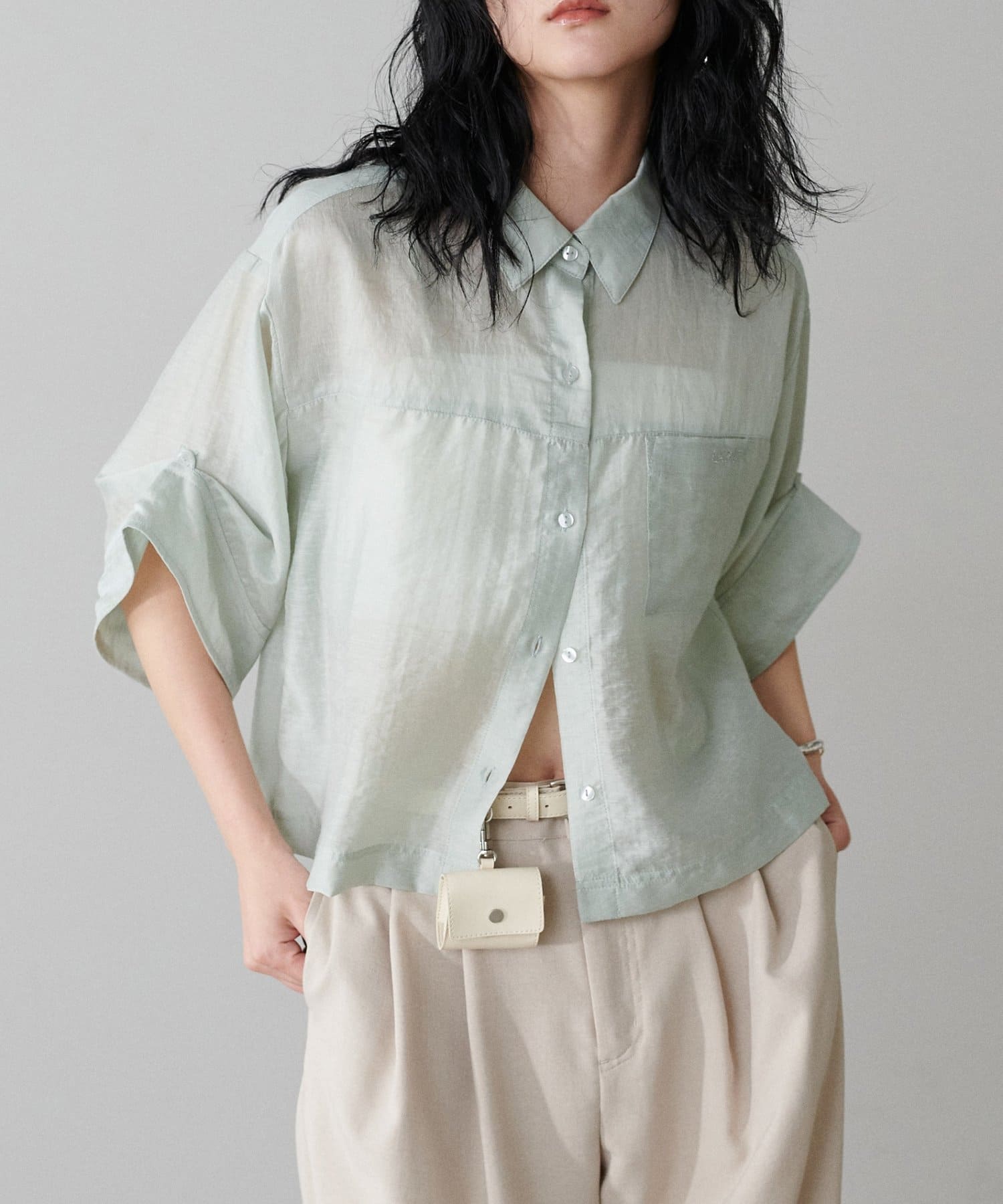 LARUTA(ラルータ) シアー半袖刺繍ロゴシャツ