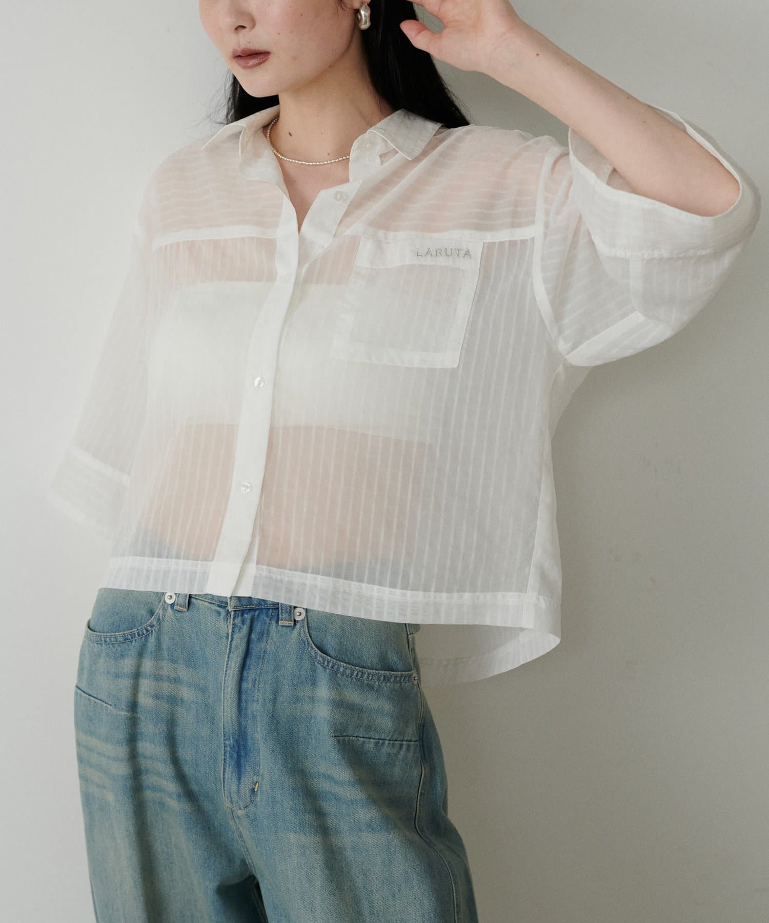 LARUTA(ラルータ) シアー半袖刺繍ロゴシャツ