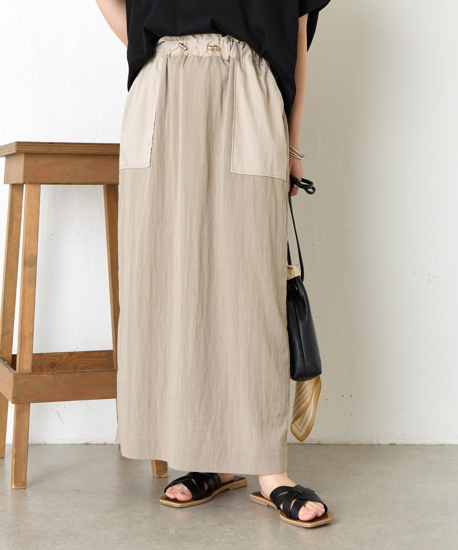 Jena　espace merveilleux(ジェナ　エスパスメルヴェイユ) 異素材ドロストIラインスカート