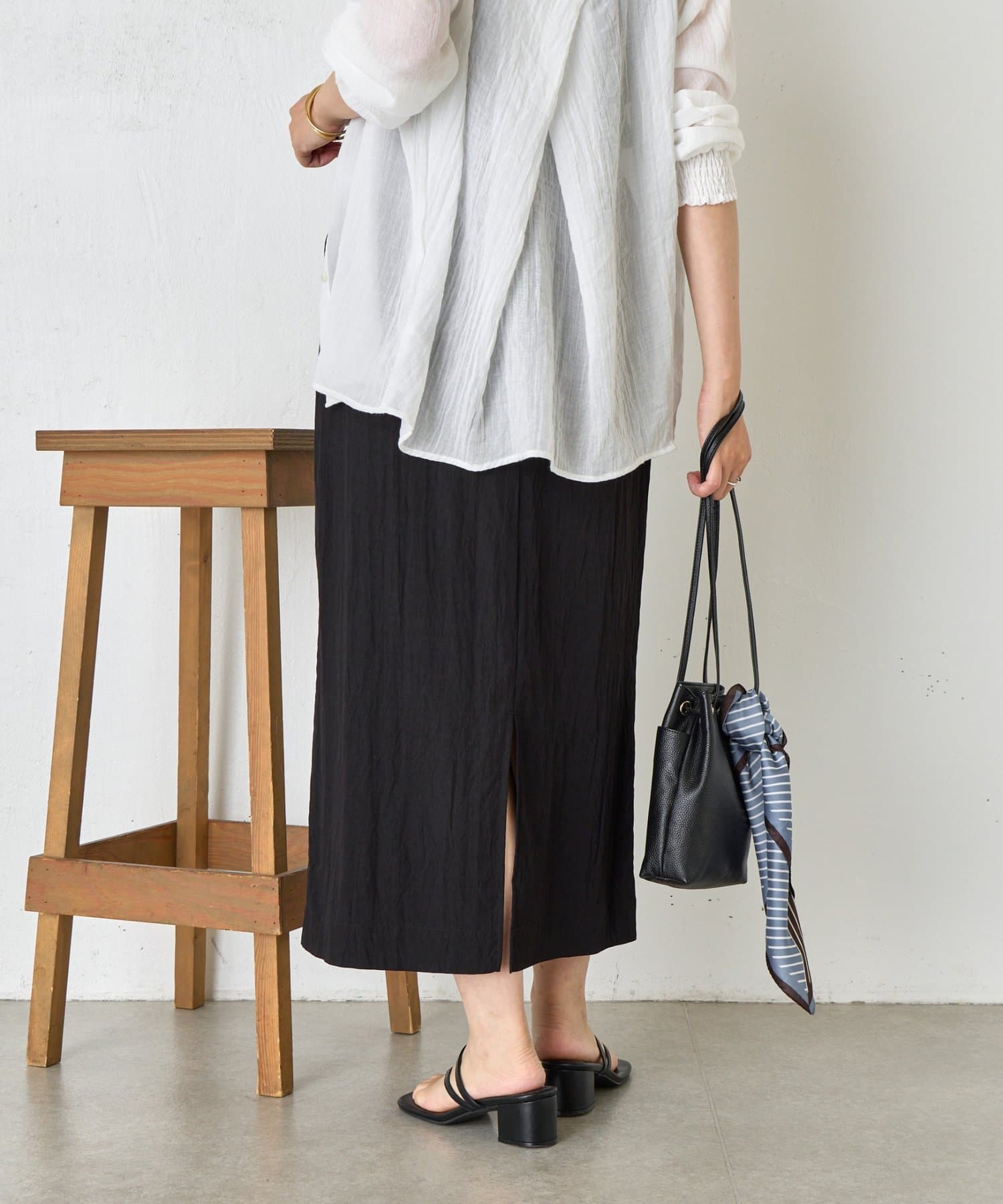 Jena　espace merveilleux(ジェナ　エスパスメルヴェイユ) 異素材ドロストIラインスカート