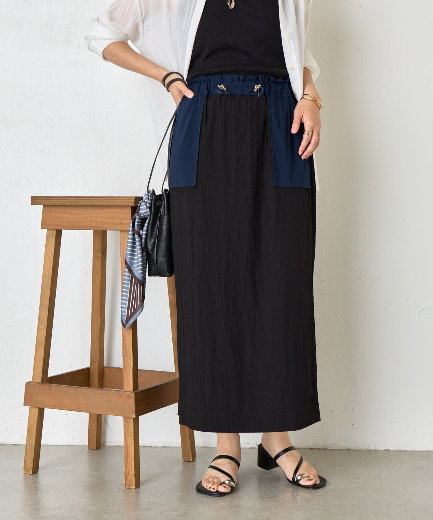 Jena　espace merveilleux(ジェナ　エスパスメルヴェイユ) 異素材ドロストIラインスカート