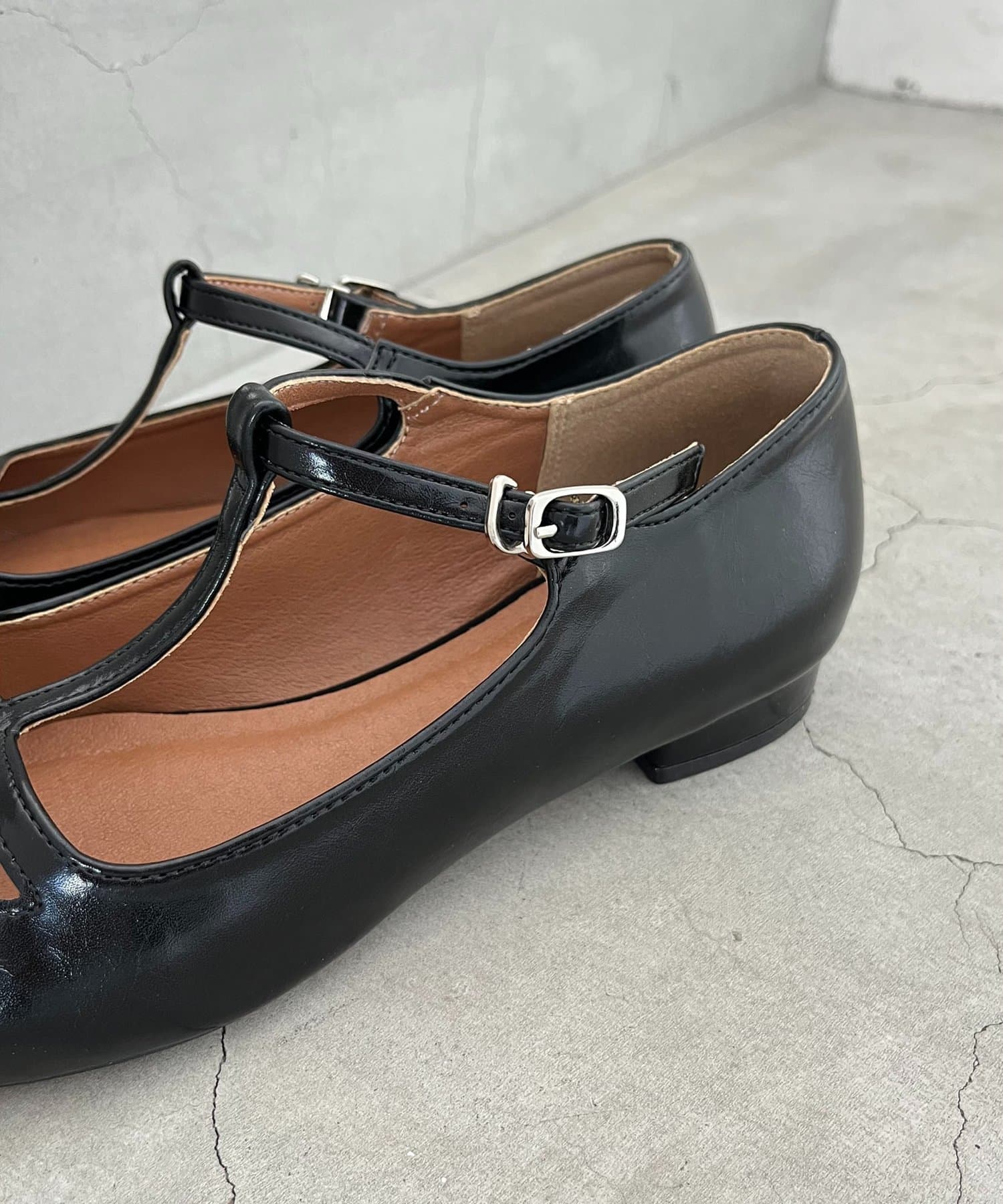 CAPRICIEUX LE'MAGE(カプリシュレマージュ) 【再入荷】Tストラップフラットパンプス