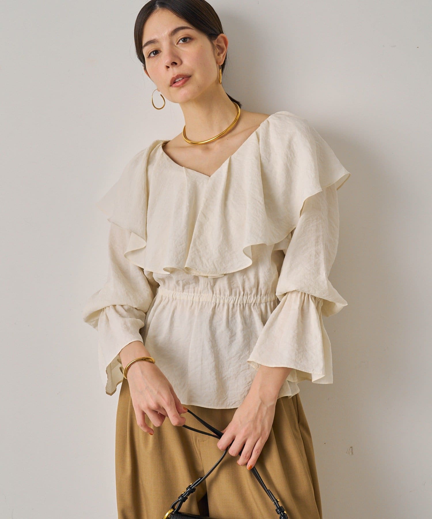 Loungedress ラウンジドレス ノースリフリルブラウス オフ