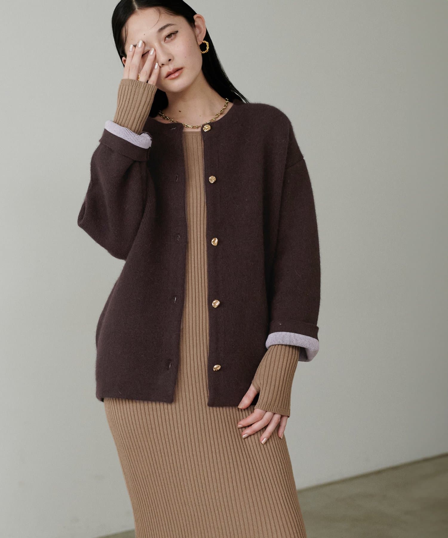 【2025AW LARUTA】FOX混Wフェイスニットコート■Design大人気のフェイスニットコートがリニューアルして今年も登場。柔らかな毛足のニット地を採用し、カジュアルなスタイリングにも、綺麗め