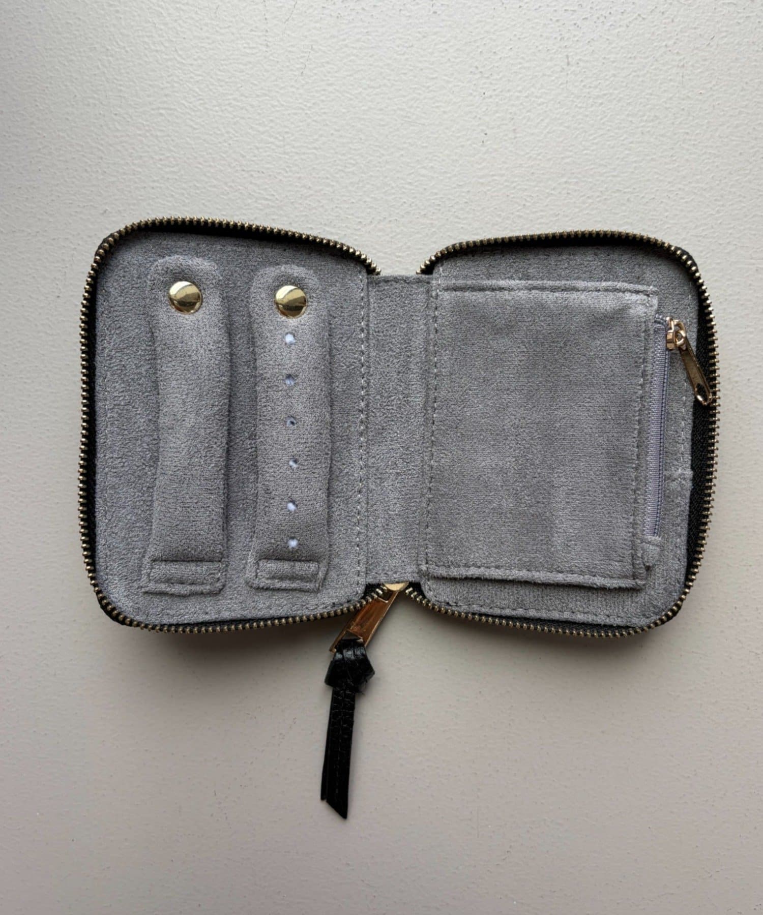 BIRTHDAY BAR(バースデイバー) カウレザーアクセサリーケース
