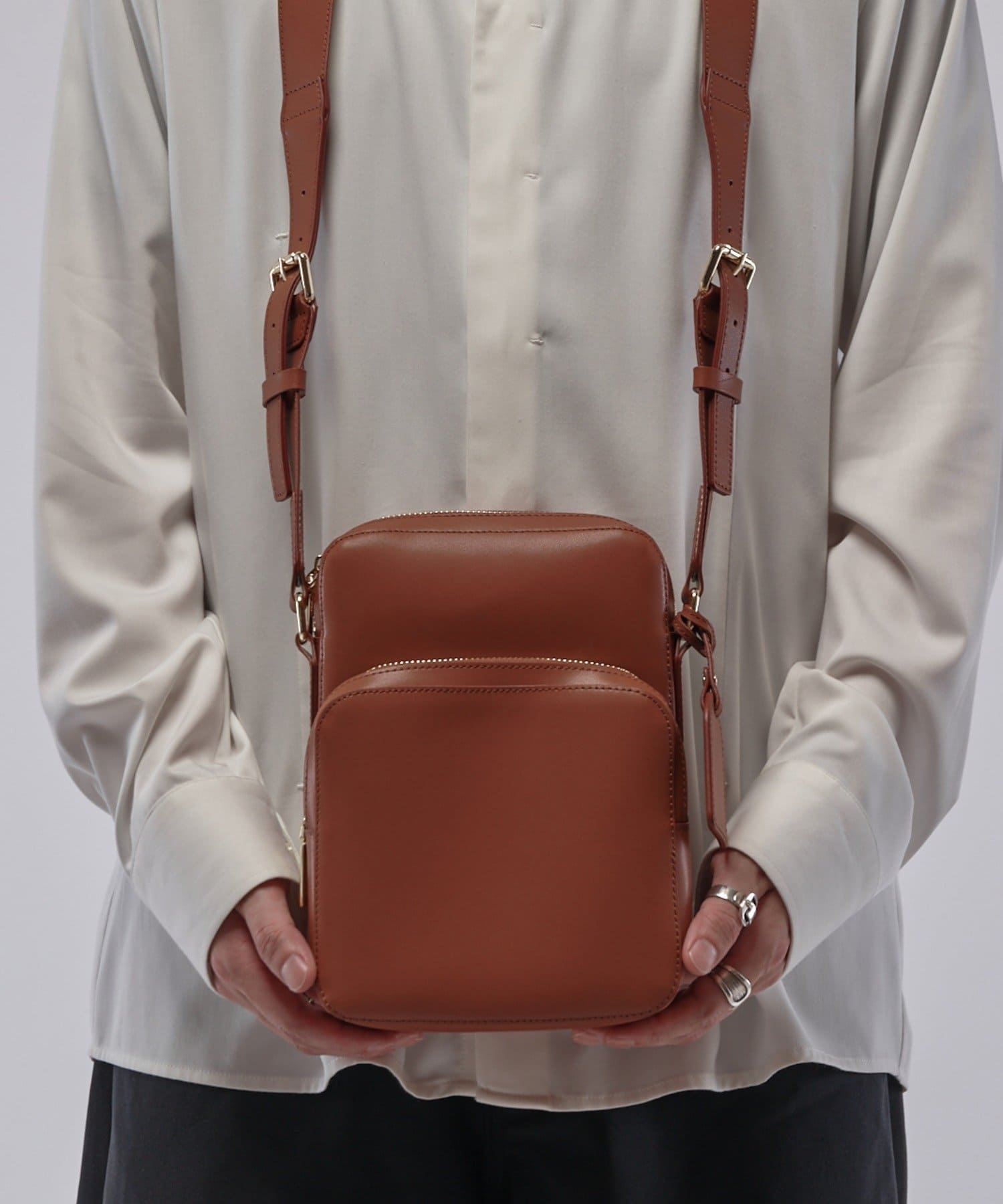 Lui's(ルイス) ダブルポケットショルダーBAG