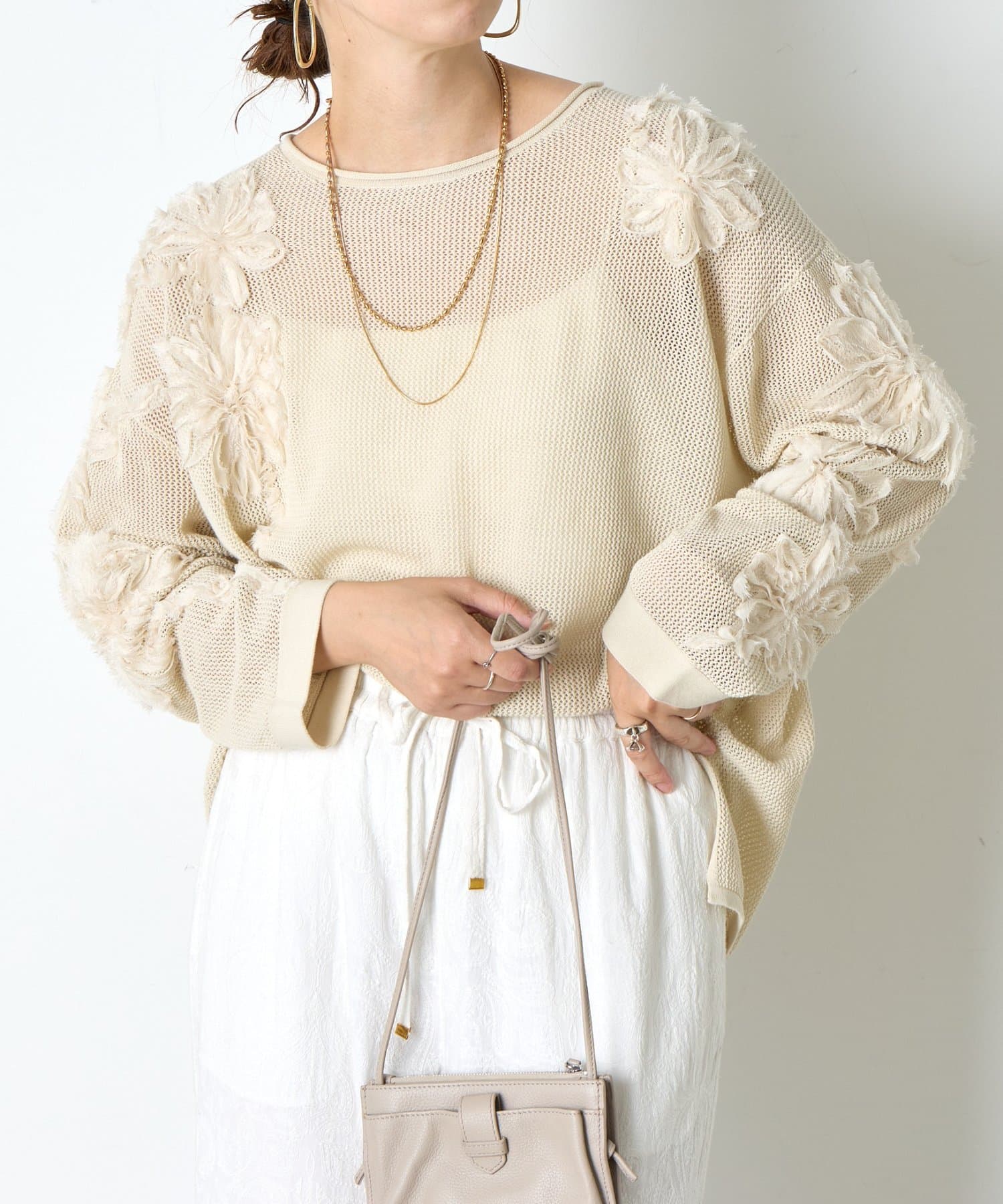 フラワー刺繍メッシュプルオーバー | Jena espace merveilleux