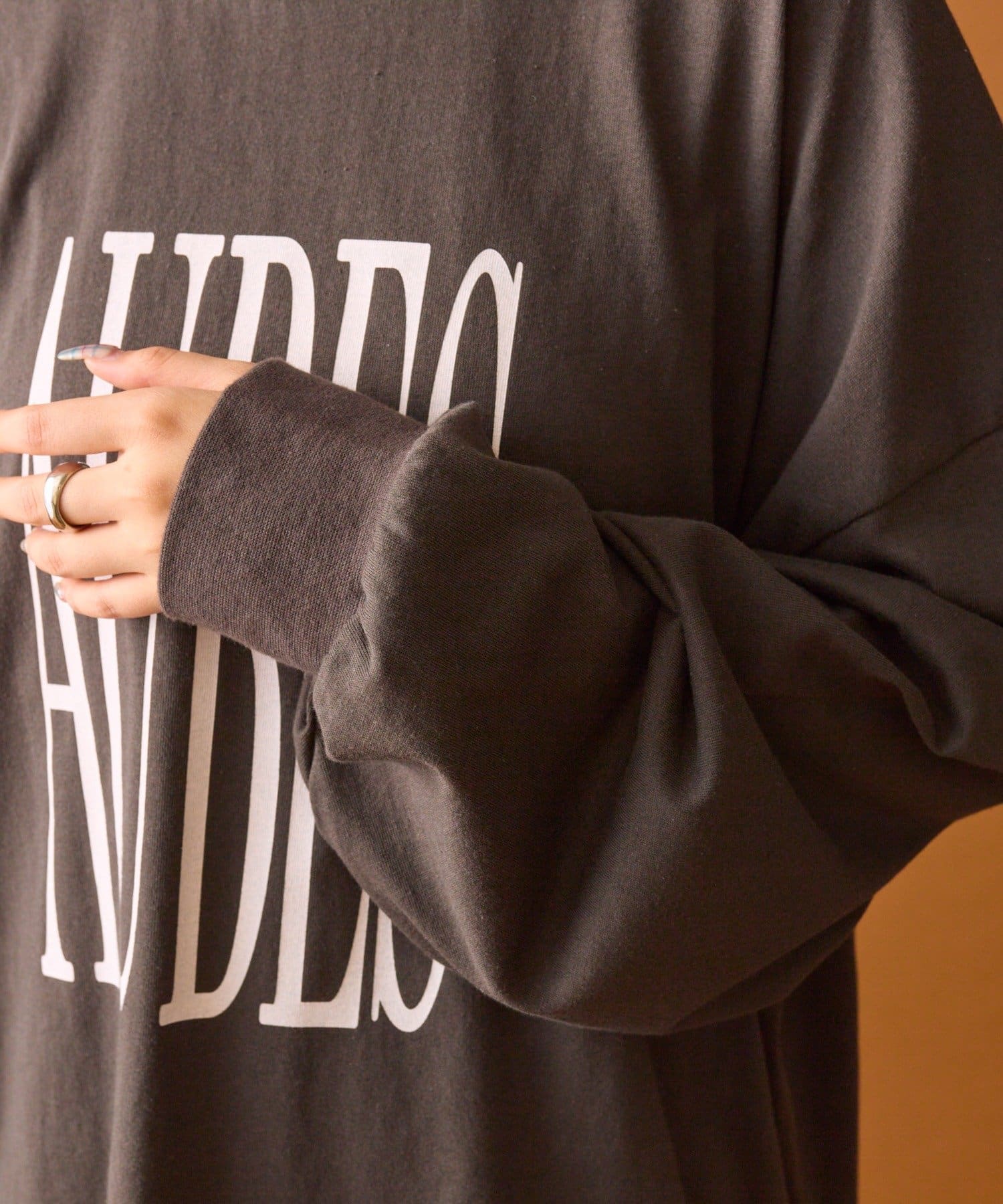 mystic(ミスティック) BIGロゴロングTシャツ