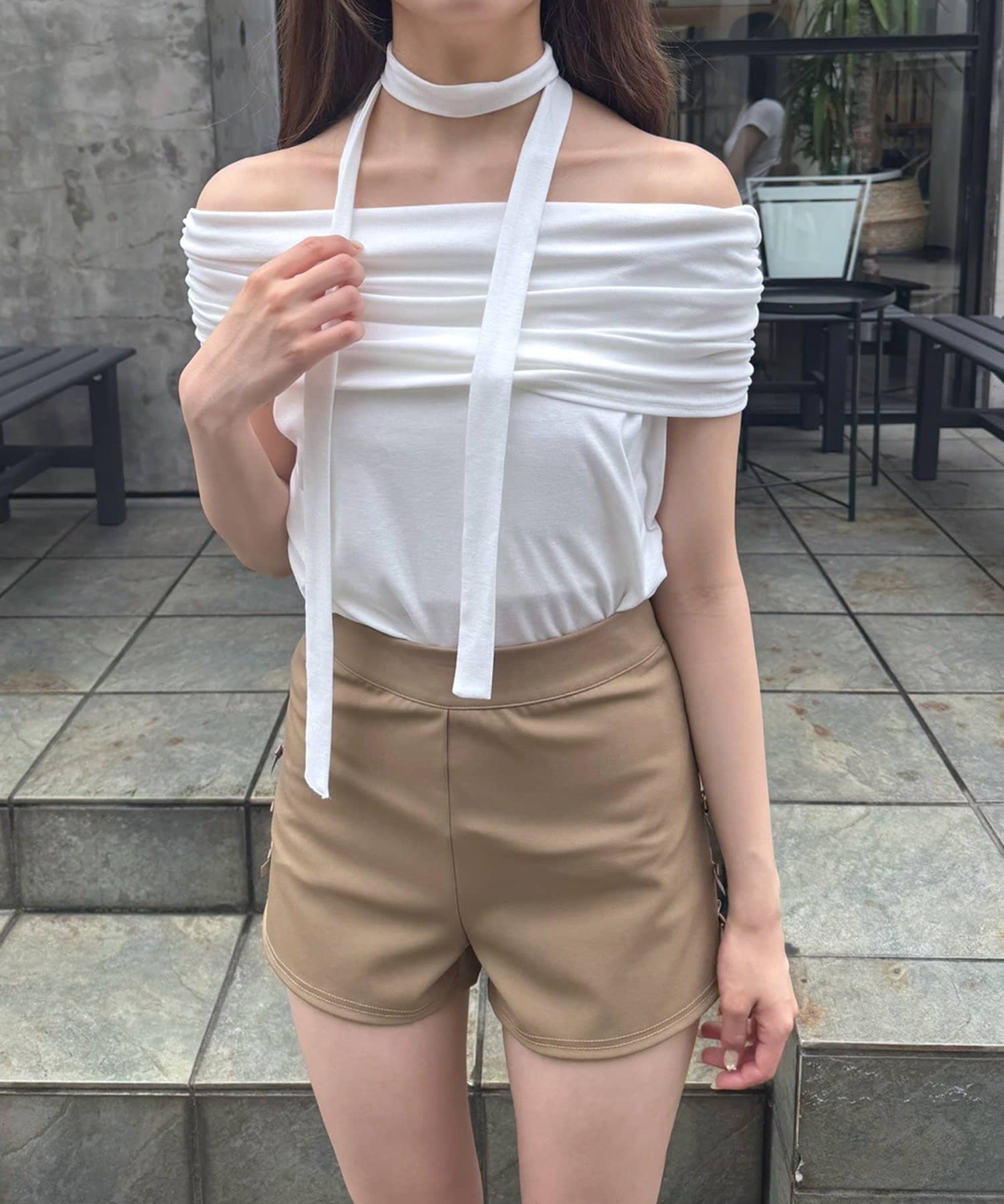 mline(エムライン) [mline]チョーカー付き オフショルＴ