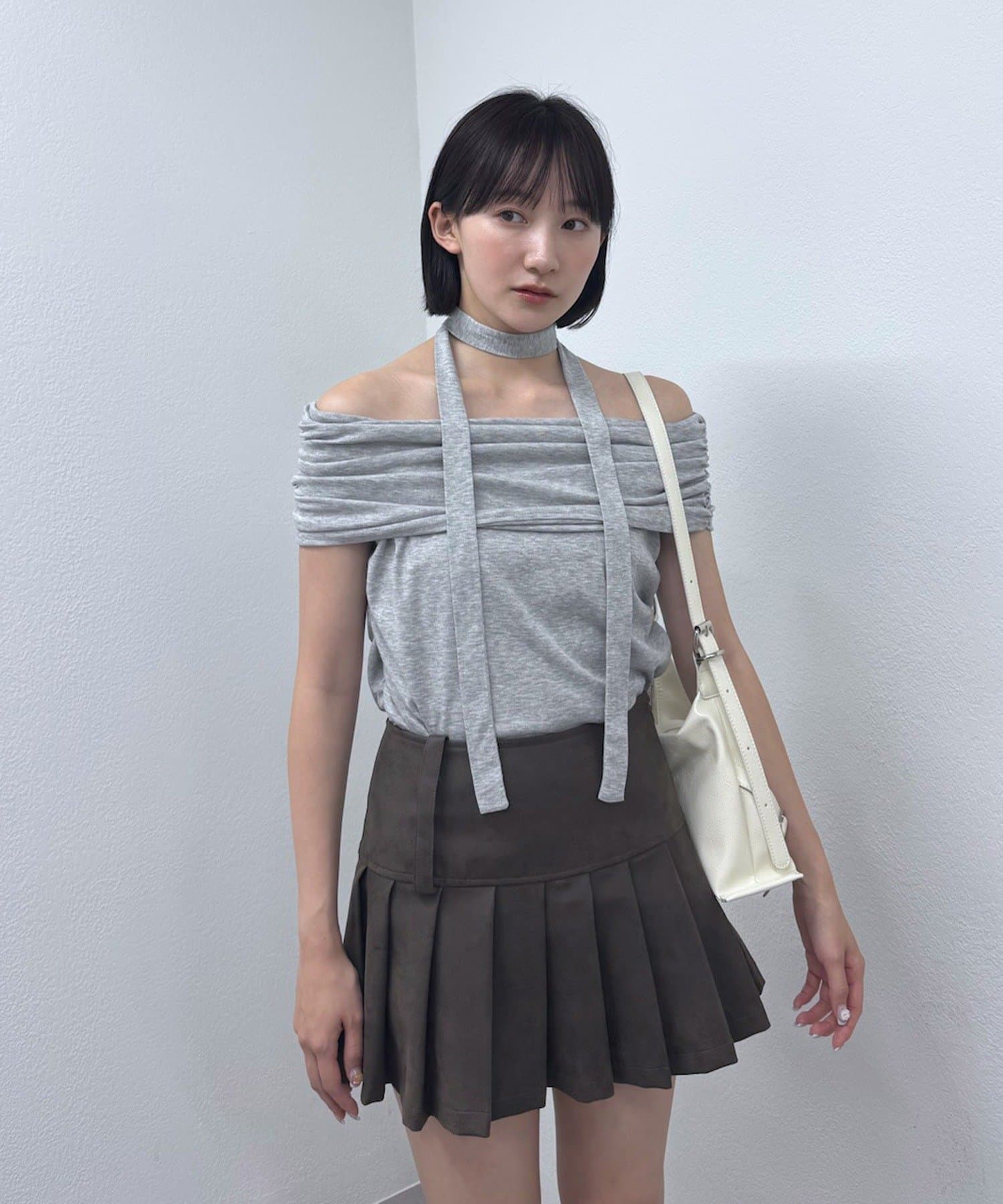 mline(エムライン) [mline]チョーカー付き オフショルＴ