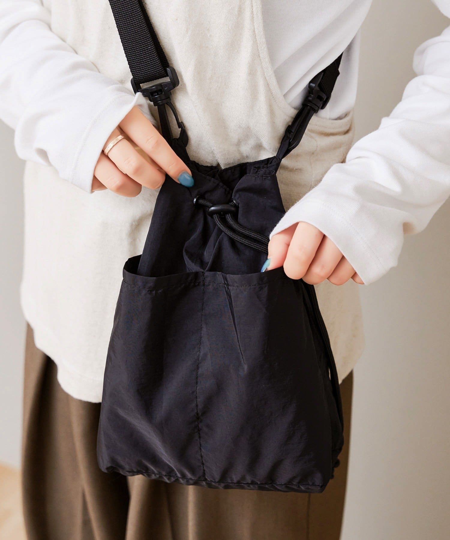 salut!(サリュ) 《WEB先行販売》ドローストリングバッグ