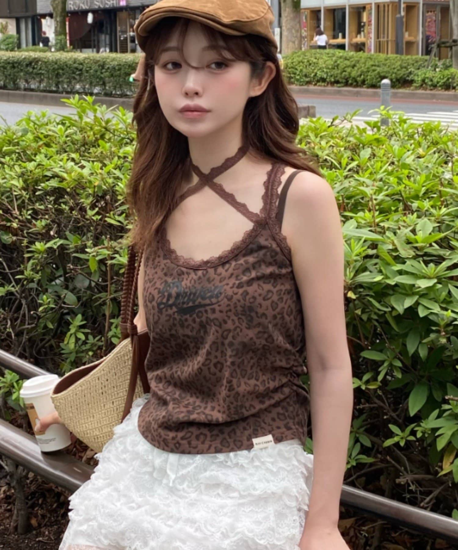 "レオパード柄"がこの夏のコーデの主役にー 商品コメント ー・トレンドなデザインが目を惹くアイテム。・1枚でも、インナーとしても着用していただけます。・レースの紐はチョーカー/クロ