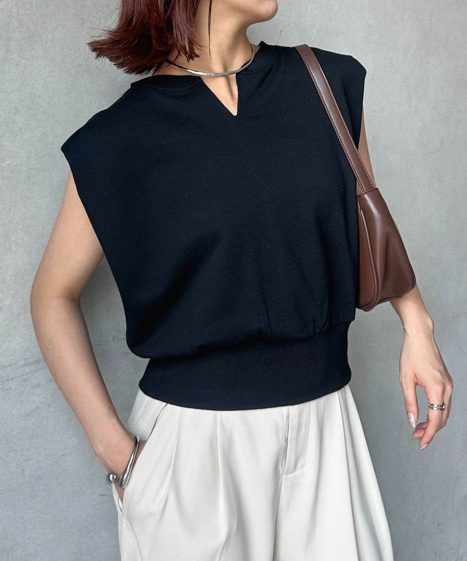 Thevon.(ゼヴォン) 裏毛キーネックショートベスト