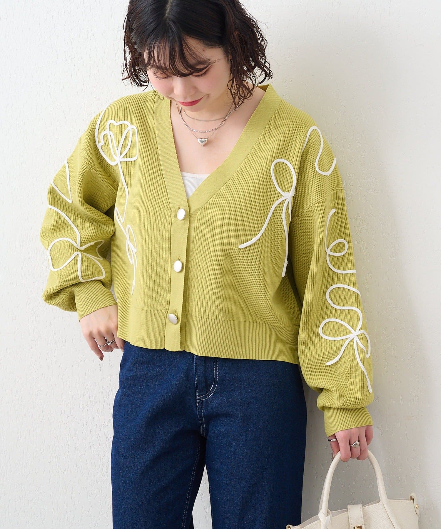 NICE CLAUP / OLIVE des OLIVE OUTLET(ナイスクラップ  / オリーブ デ オリーブ アウトレット) 【RMAF】ライン刺繍ニットカーディガン