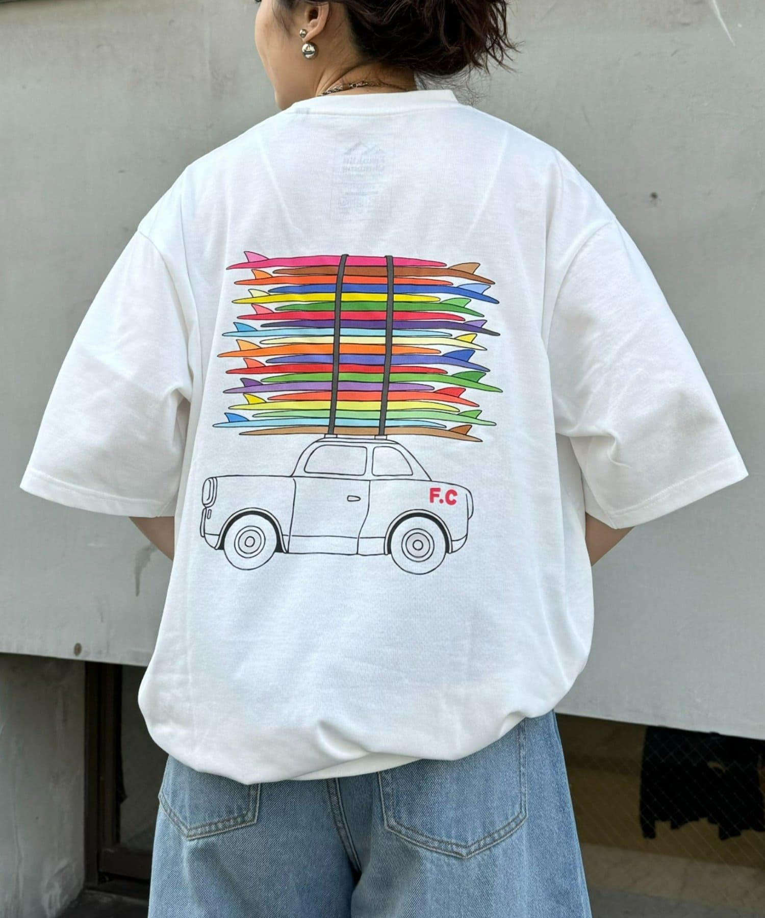 １着でコーデの主役に◎夏に映えるプリントTee！■デザインヴィンテージのようなレトロなデザインが特徴のグラフィック。普段使いはもちろん、アウトドアやイベントなどでの着用もおすすめです。肌触りがよく着心