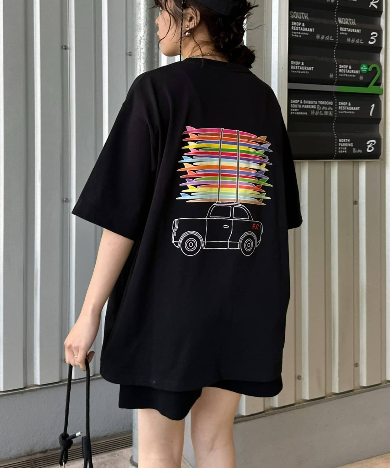 １着でコーデの主役に◎夏に映えるプリントTee！■デザインヴィンテージのようなレトロなデザインが特徴のグラフィック。普段使いはもちろん、アウトドアやイベントなどでの着用もおすすめです。肌触りがよく着心
